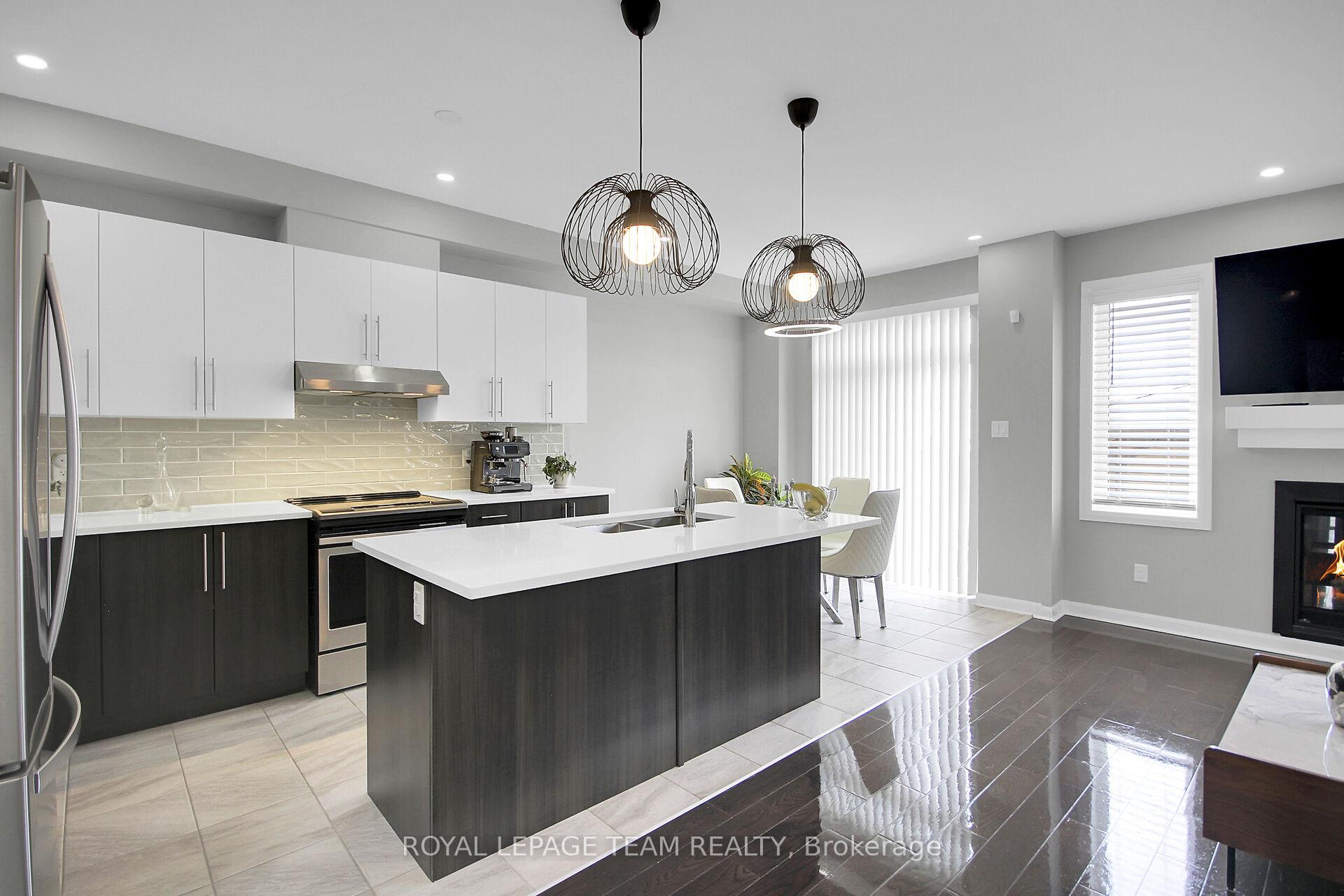 Photo 15 of 207 Bending Way, Ottawa, Barrhaven - Hearts Desire — HOMEH
