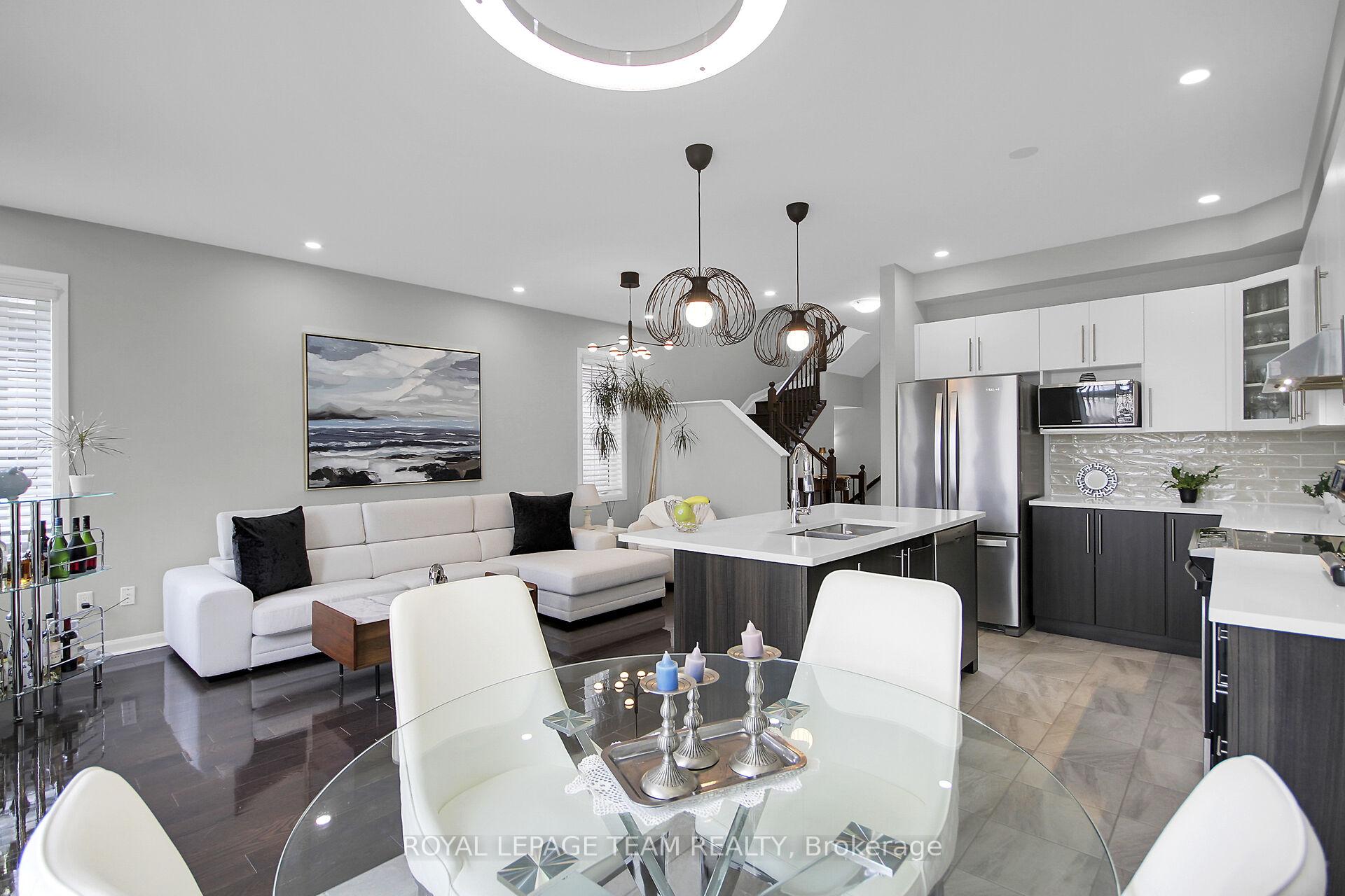 Photo 17 of 207 Bending Way, Ottawa, Barrhaven - Hearts Desire — HOMEH