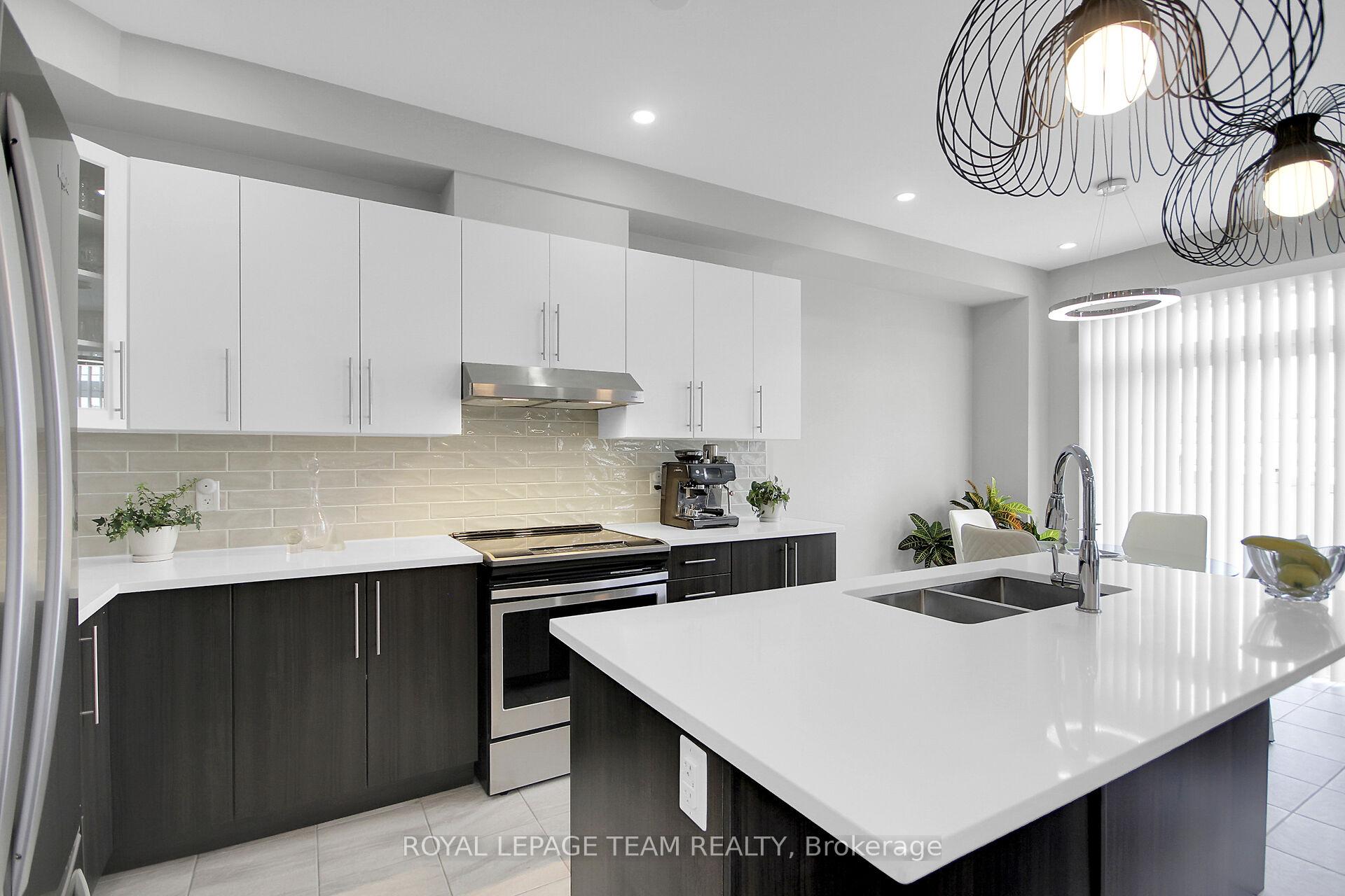 Photo 18 of 207 Bending Way, Ottawa, Barrhaven - Hearts Desire — HOMEH