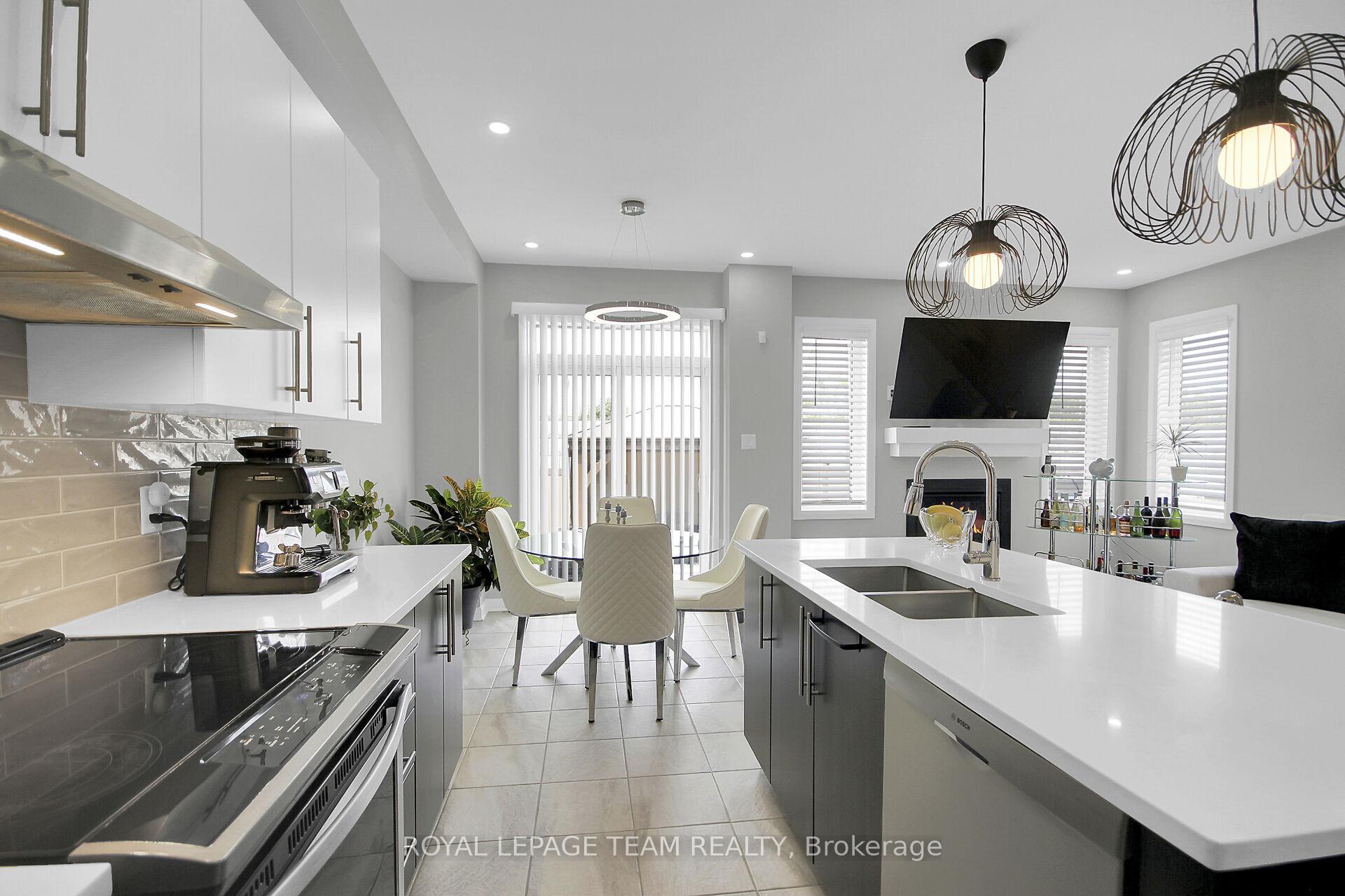 Photo 20 of 207 Bending Way, Ottawa, Barrhaven - Hearts Desire — HOMEH