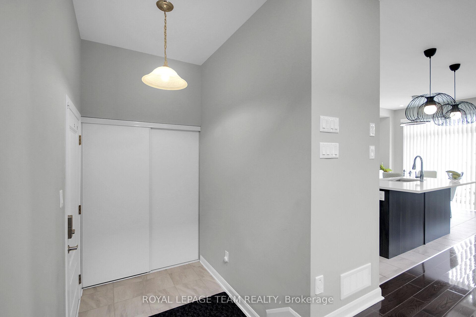 Photo 21 of 207 Bending Way, Ottawa, Barrhaven - Hearts Desire — HOMEH