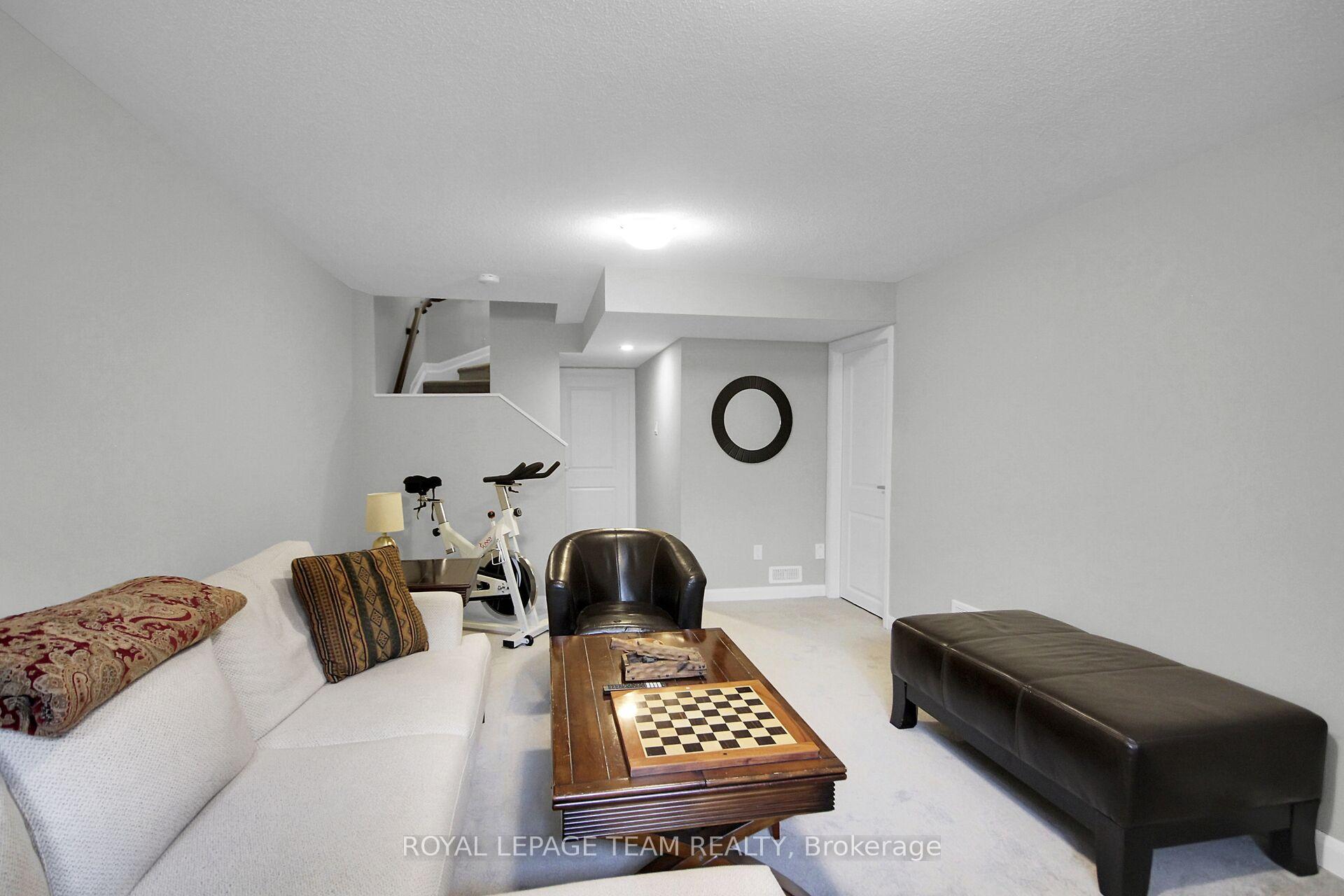 Photo 37 of 207 Bending Way, Ottawa, Barrhaven - Hearts Desire — HOMEH
