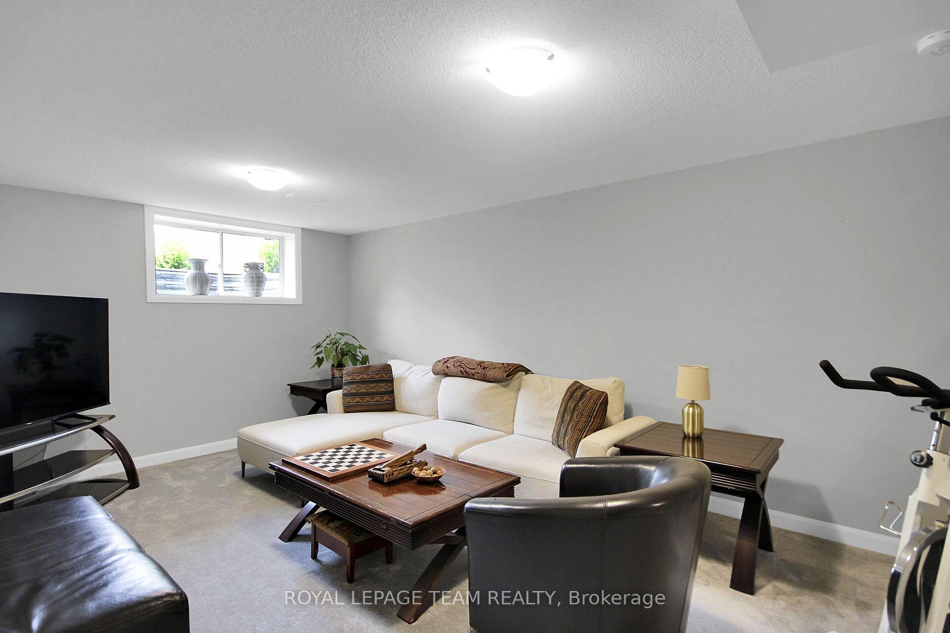 Photo 38 of 207 Bending Way, Ottawa, Barrhaven - Hearts Desire — HOMEH