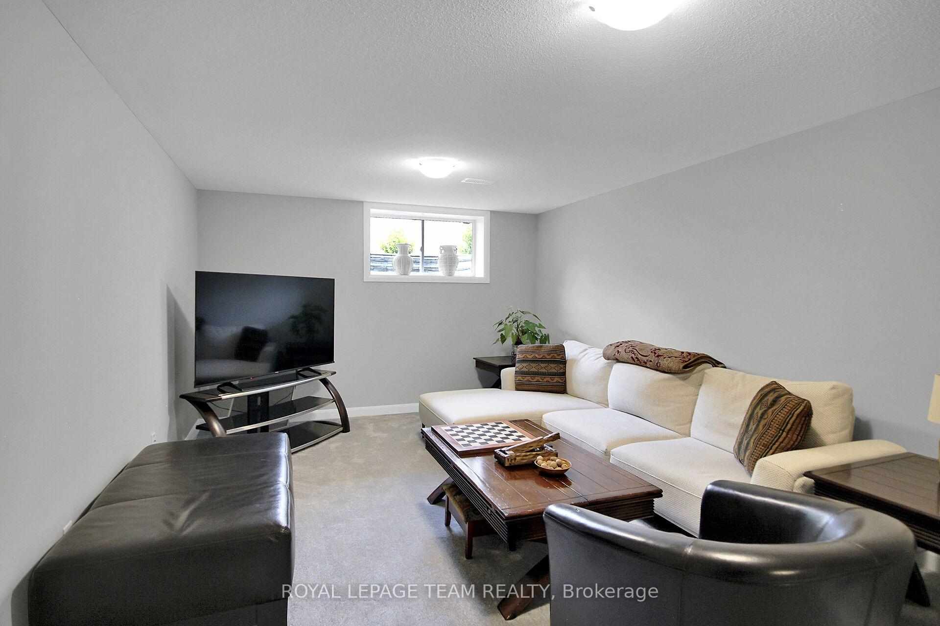 Photo 39 of 207 Bending Way, Ottawa, Barrhaven - Hearts Desire — HOMEH