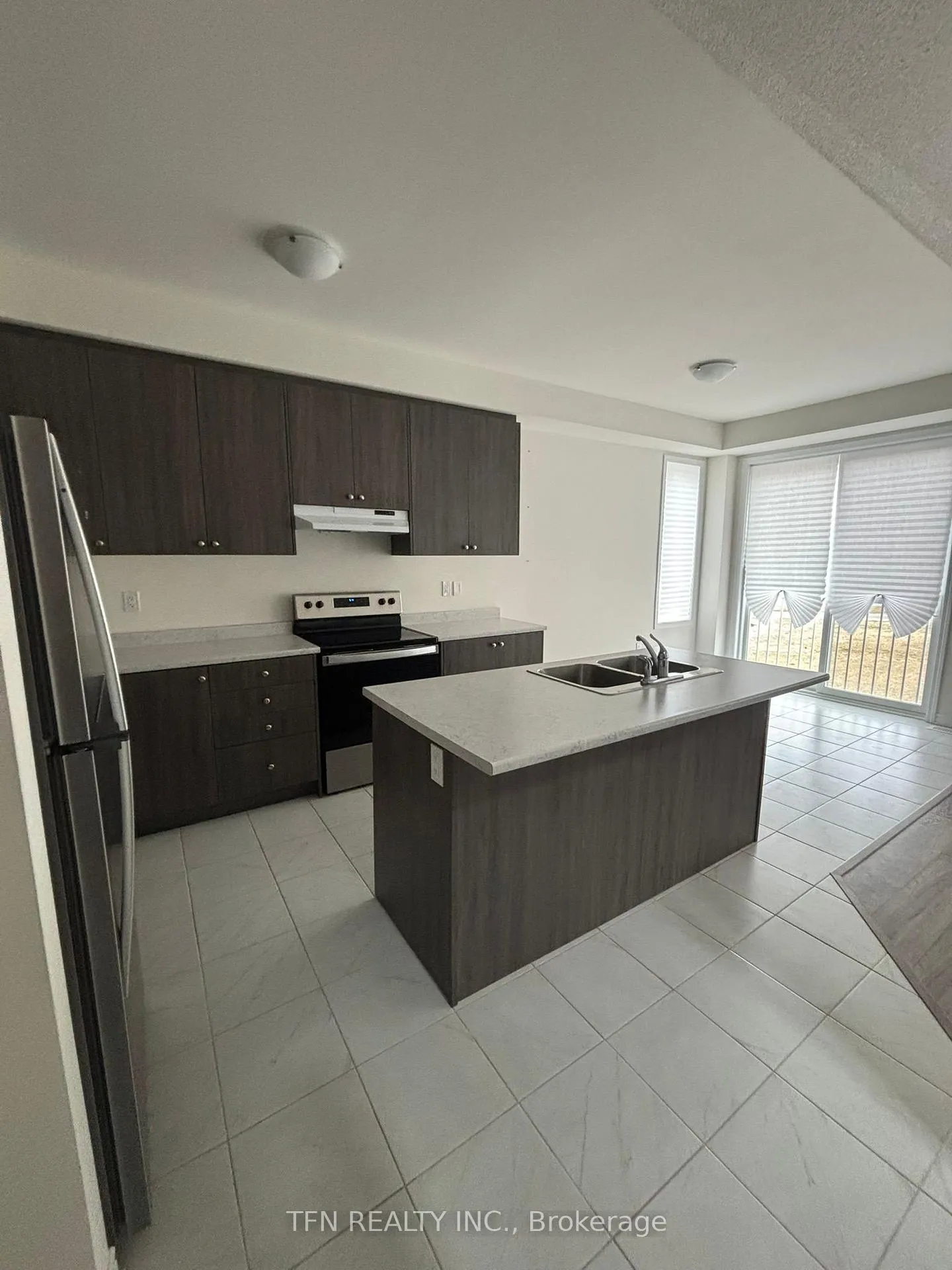 Photo 1 of 28 Abby Drive, Wasaga Beach — HOMEH