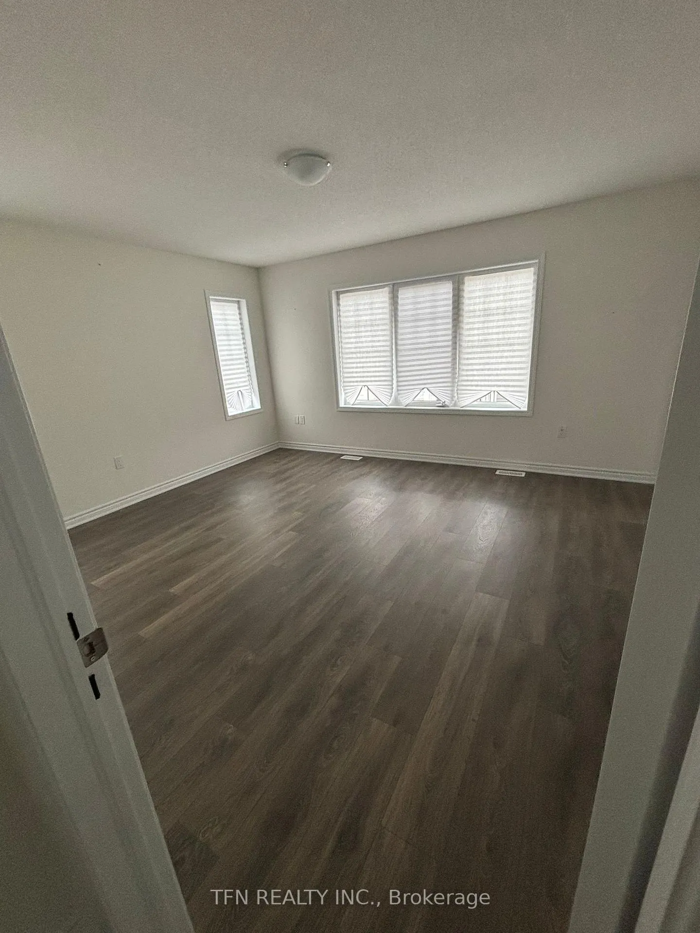Photo 6 of 28 Abby Drive, Wasaga Beach — HOMEH