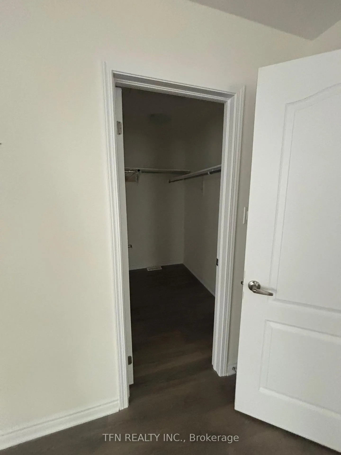 Photo 8 of 28 Abby Drive, Wasaga Beach — HOMEH