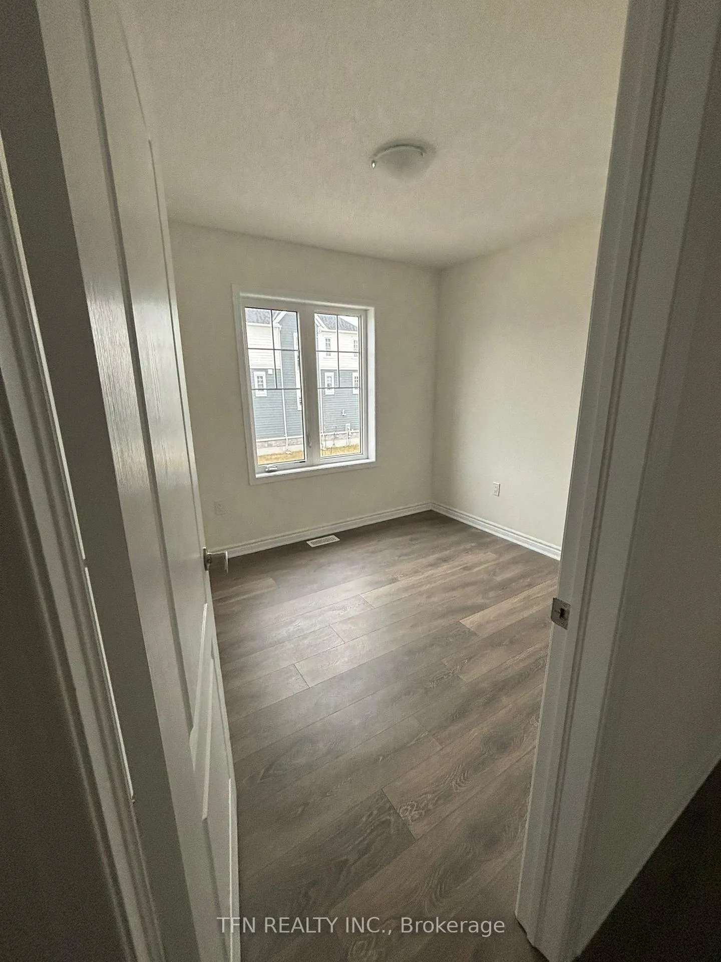 Photo 12 of 28 Abby Drive, Wasaga Beach — HOMEH