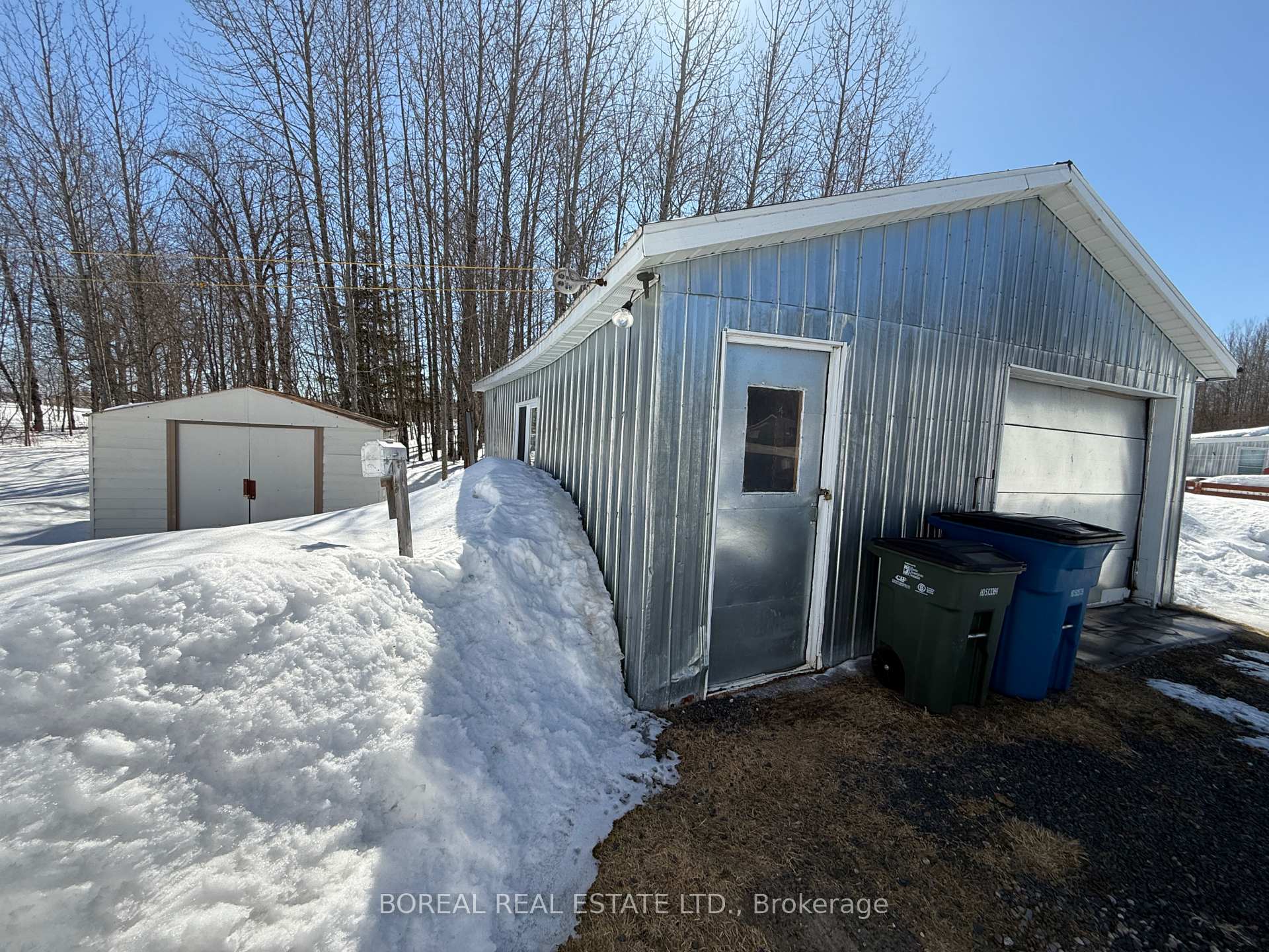 Photo 7 of 110 Parkwood Avenue, Cochrane — HOMEH