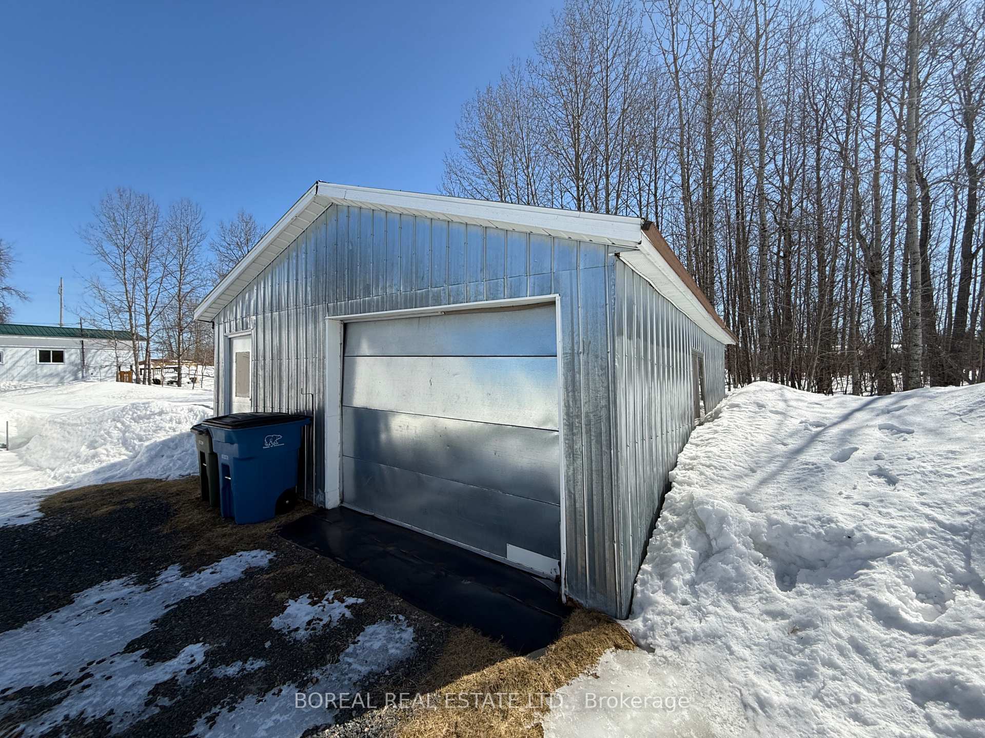 Photo 8 of 110 Parkwood Avenue, Cochrane — HOMEH