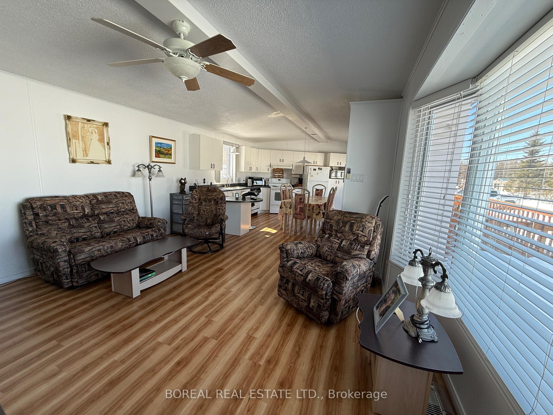 Photo 15 of 110 Parkwood Avenue, Cochrane — HOMEH