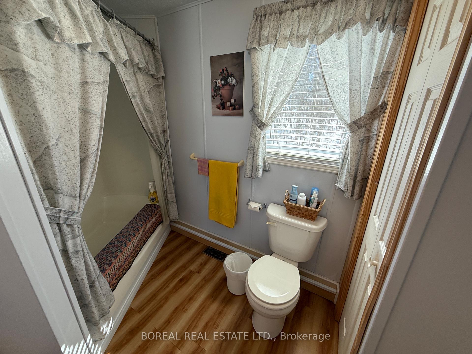 Photo 20 of 110 Parkwood Avenue, Cochrane — HOMEH