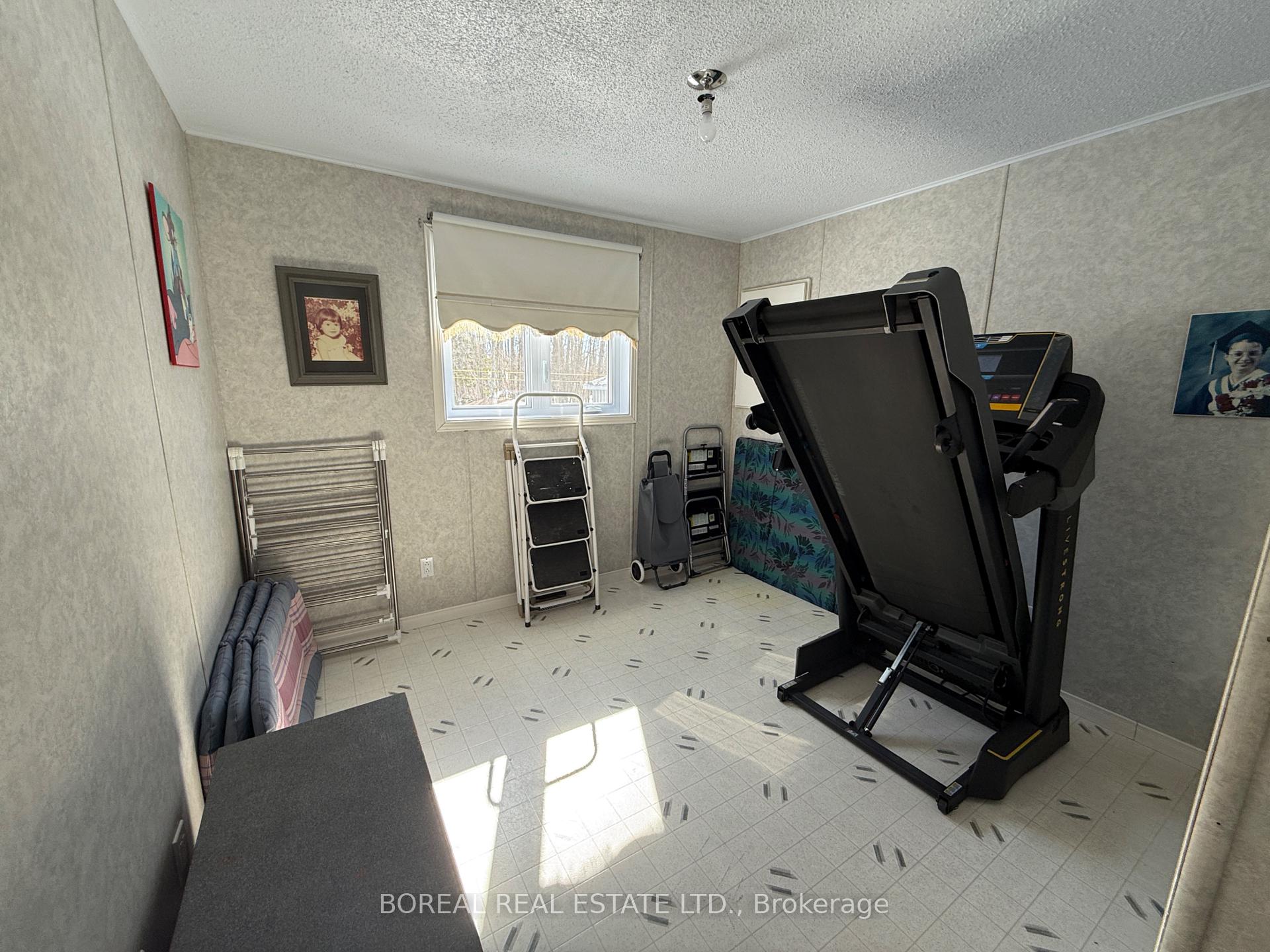 Photo 21 of 110 Parkwood Avenue, Cochrane — HOMEH
