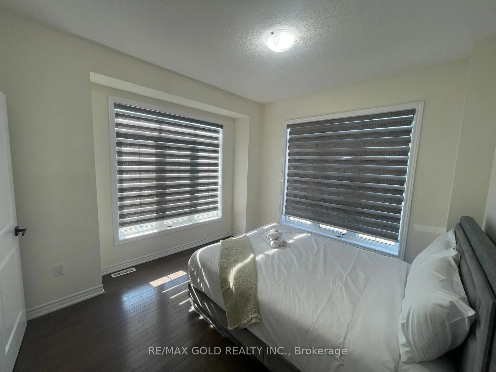 Photo 15 of 537 Veterans Drive, Brampton, Northwest Brampton — HOMEH