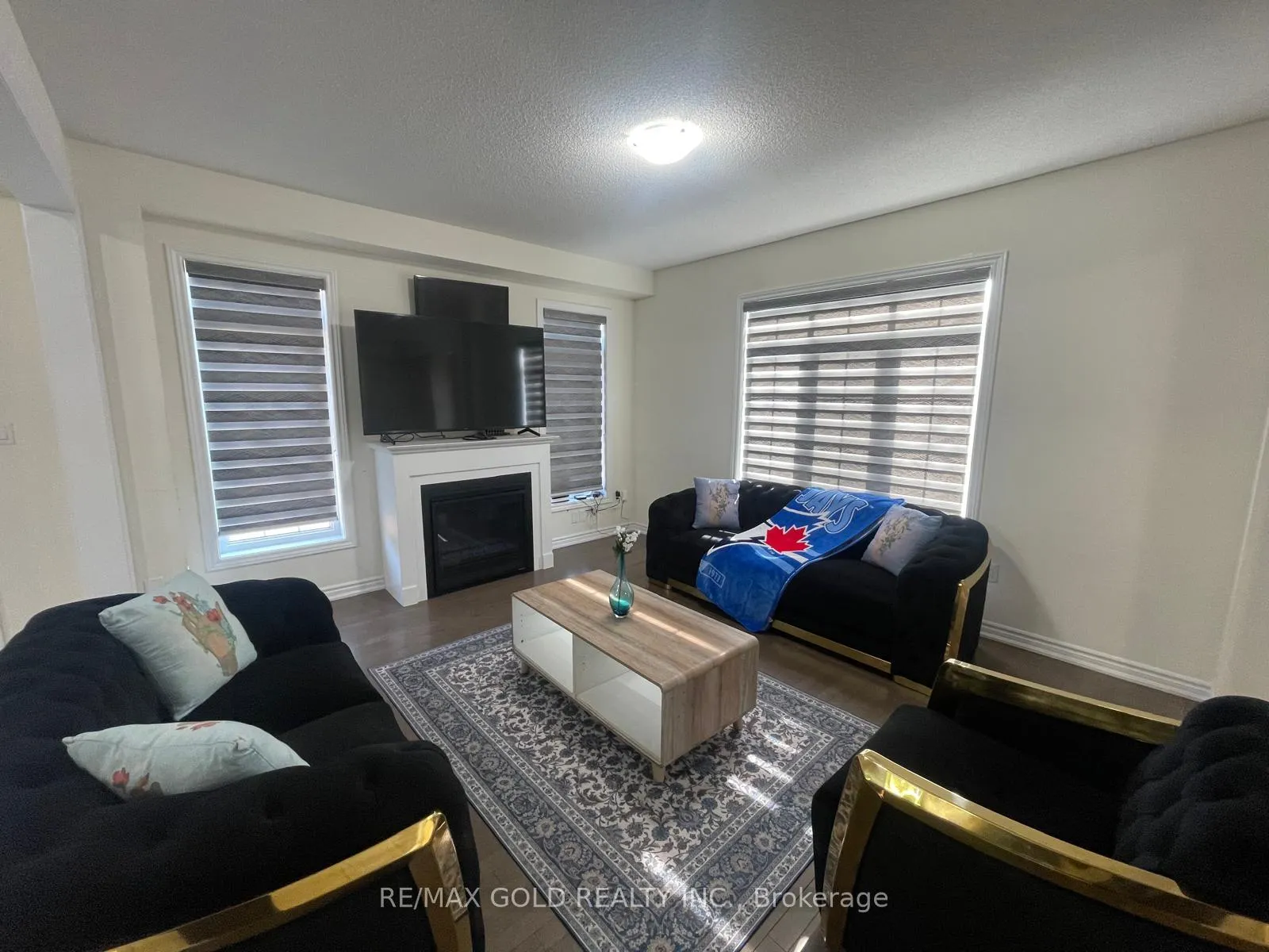 Photo 5 of 537 Veterans Drive, Brampton, Northwest Brampton — HOMEH