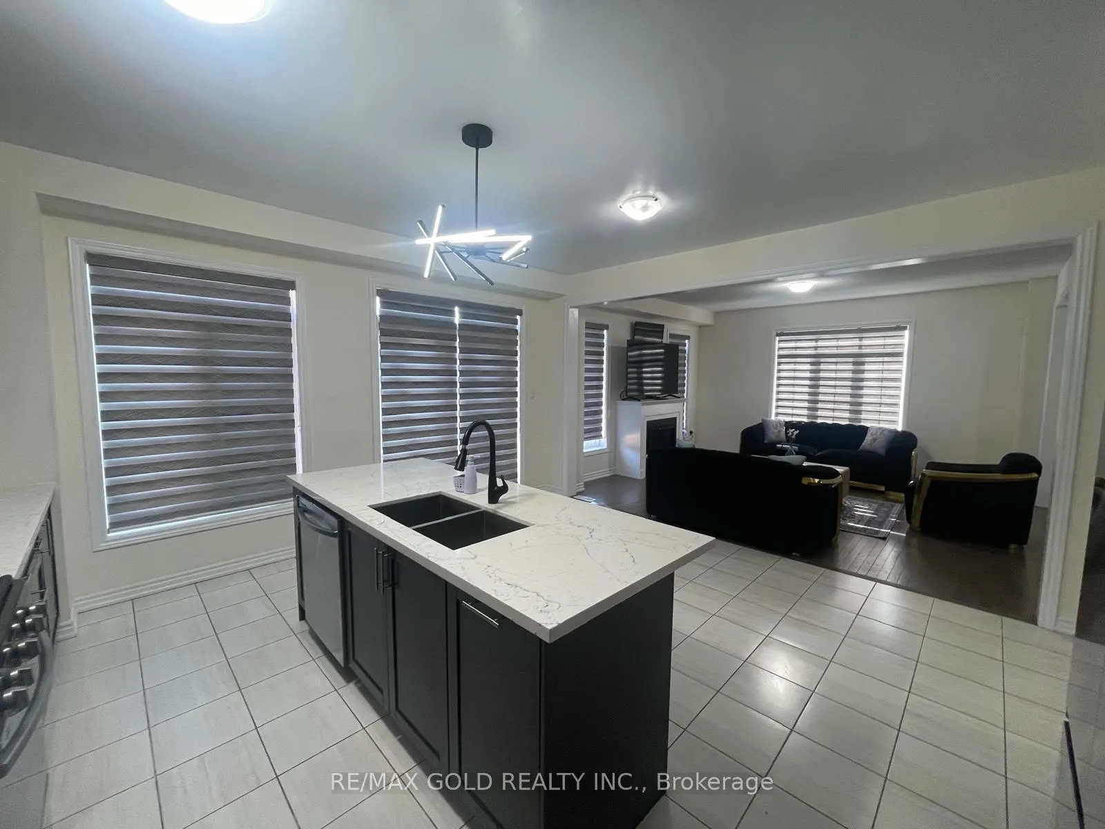 Photo 9 of 537 Veterans Drive, Brampton, Northwest Brampton — HOMEH