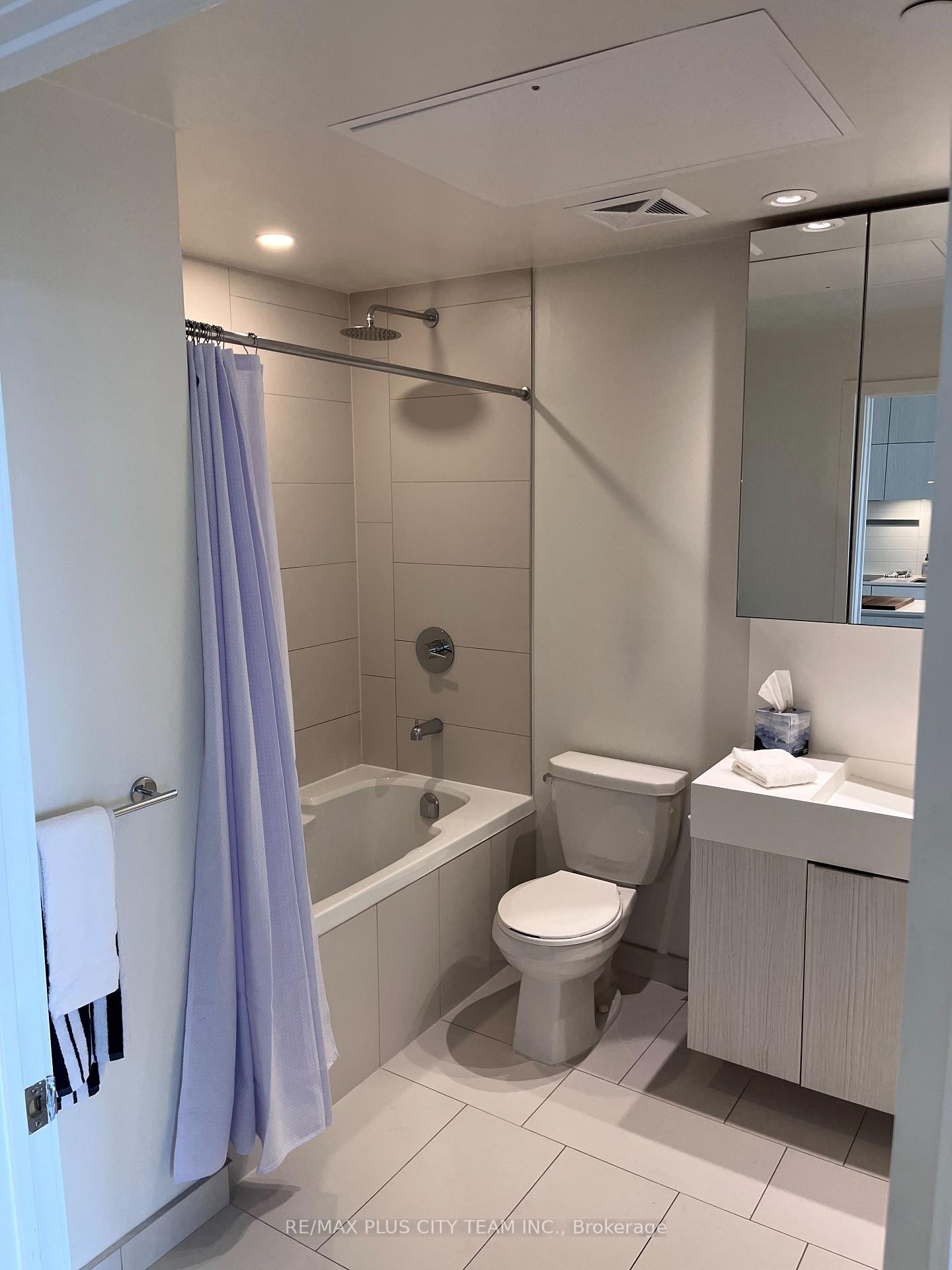 Photo 13 of Unit 2401, 20 Richardson Street, Toronto, Waterfront Communities — HOMEH