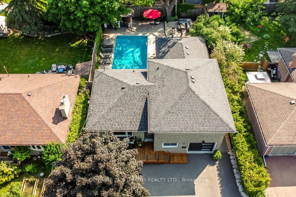Photo 2 of 58 Marion Crescent, Barrie, Wellington — HOMEH