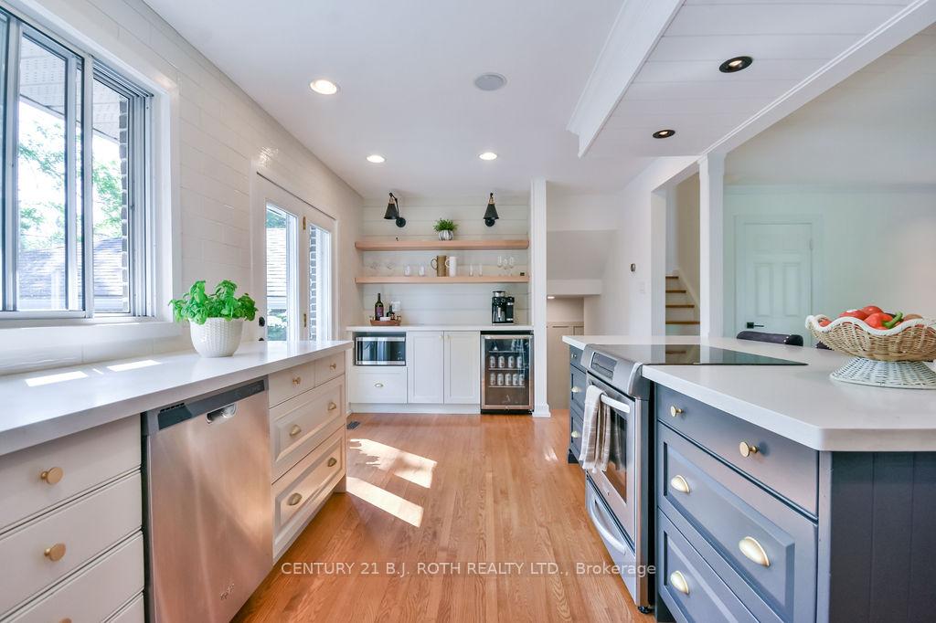 Photo 10 of 58 Marion Crescent, Barrie, Wellington — HOMEH