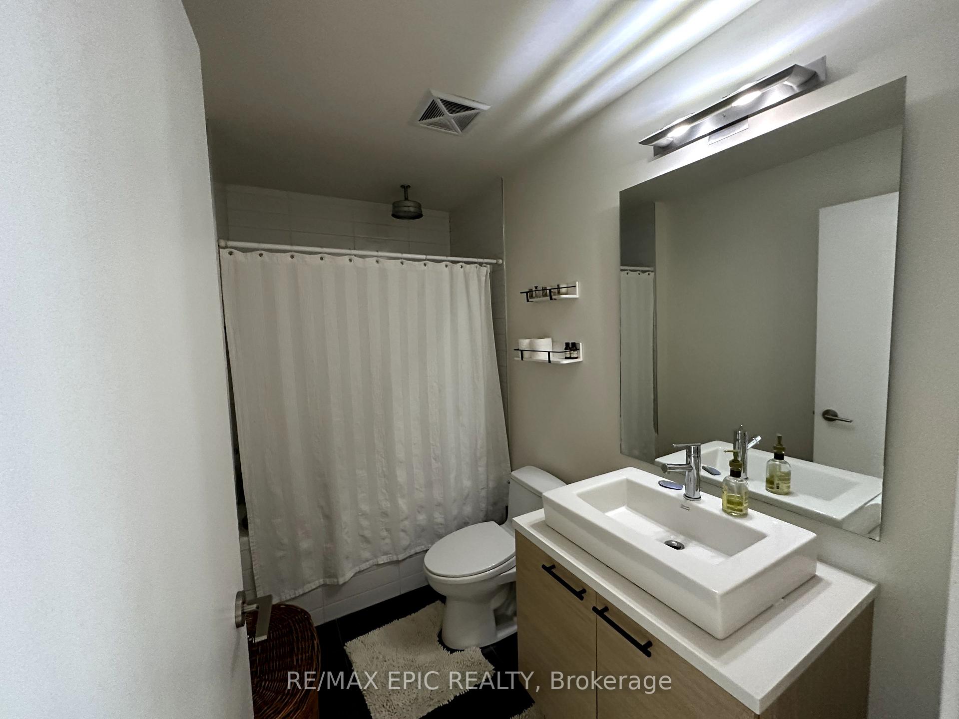 Photo 4 of Unit 803, 138 Princess Street, Toronto, Moss Park — HOMEH