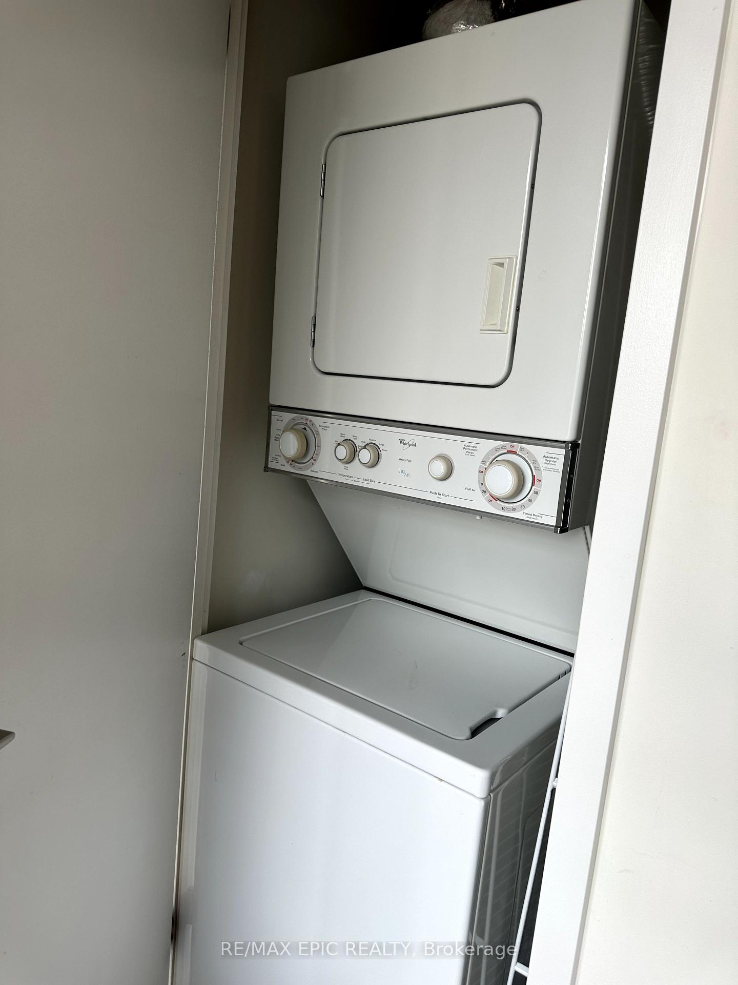 Photo 8 of Unit 803, 138 Princess Street, Toronto, Moss Park — HOMEH