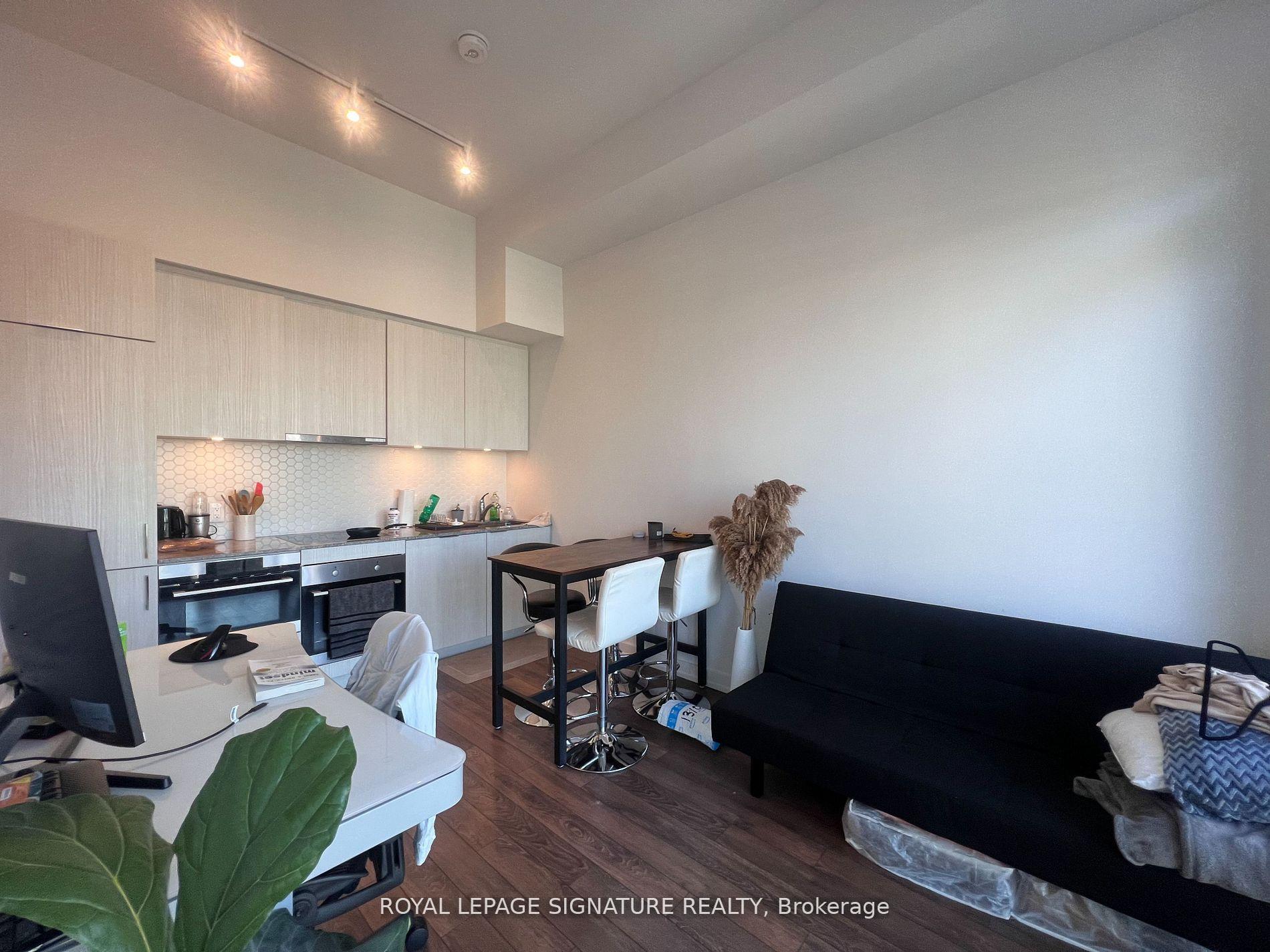 Photo 4 of Unit 1310, 158 Front Street E, Toronto, Moss Park — HOMEH