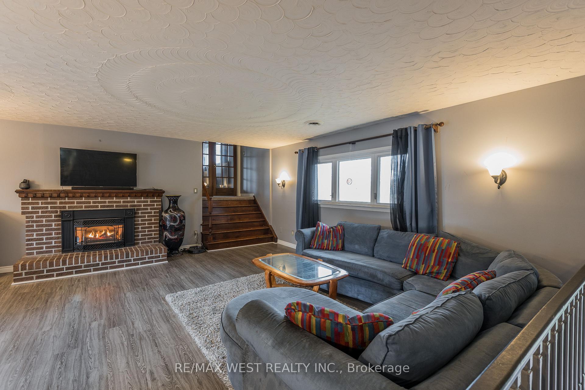 Photo 3 of 18525 Ridge Road, Brock, Rural Brock — HOMEH