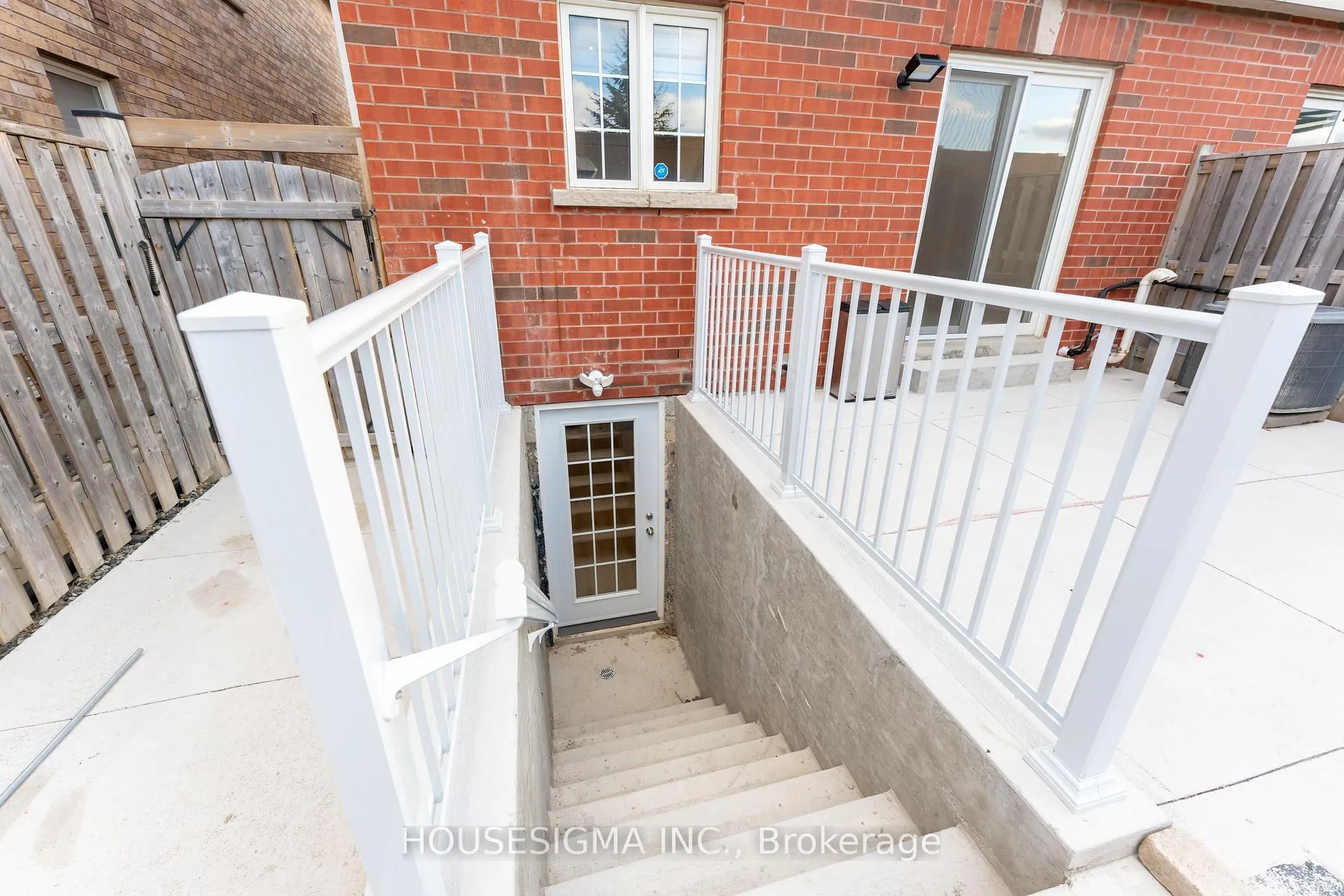 Photo 30 of 6 Flower Trail, Brampton, Bram East — HOMEH
