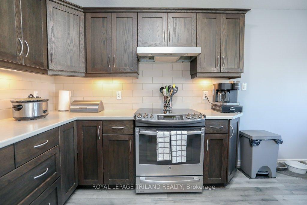 Photo 10 of 68 Peach Tree Boulevard, St. Thomas — HOMEH