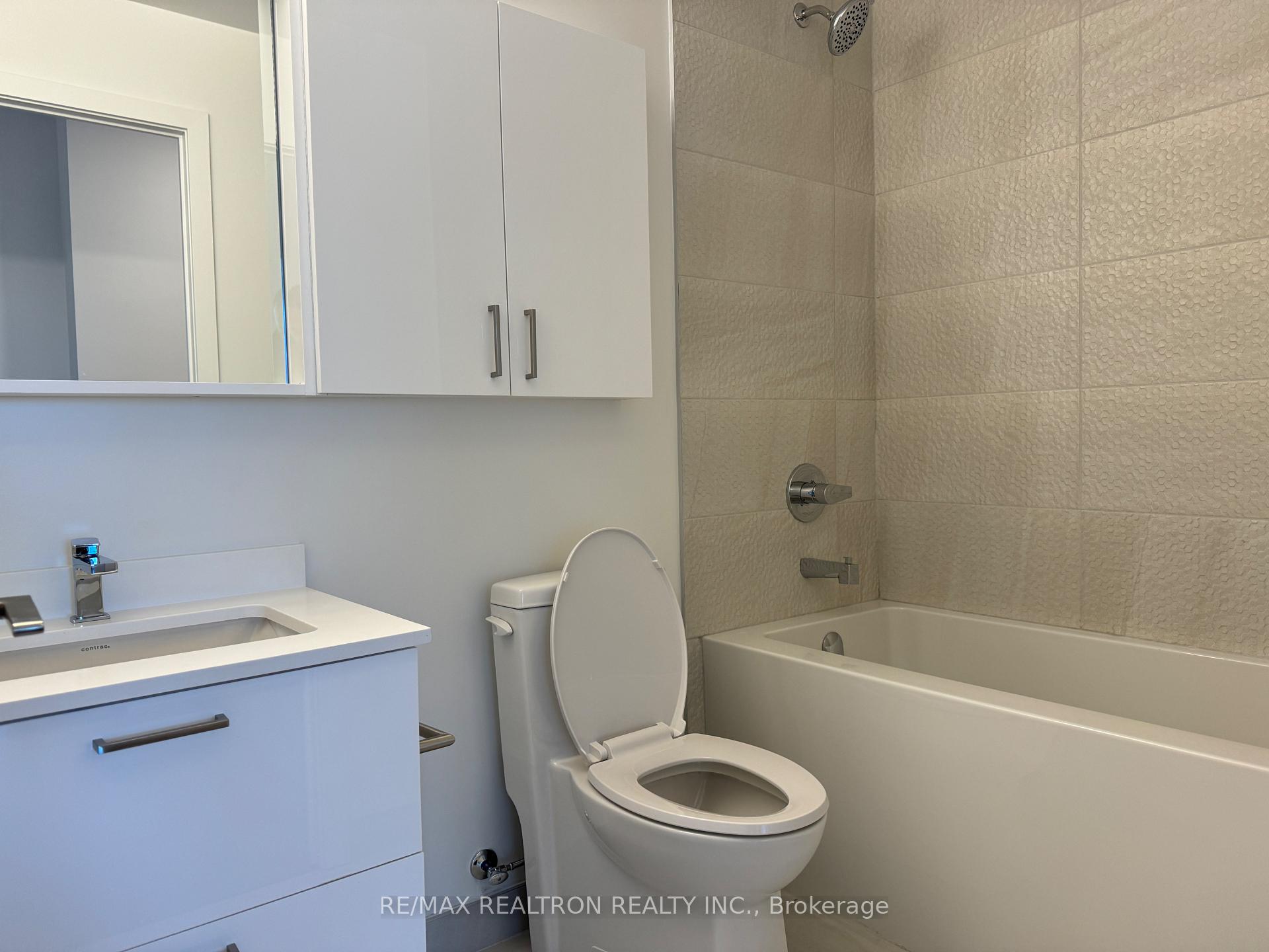 Photo 5 of Unit 2306, 30 Upper Mall Way Drive, Vaughan, Brownridge — HOMEH