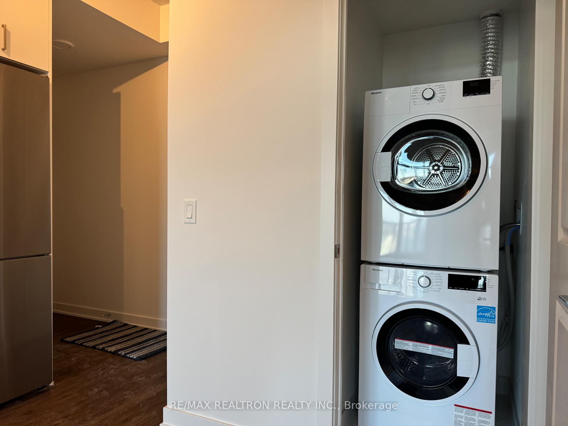 Photo 7 of Unit 2306, 30 Upper Mall Way Drive, Vaughan, Brownridge — HOMEH
