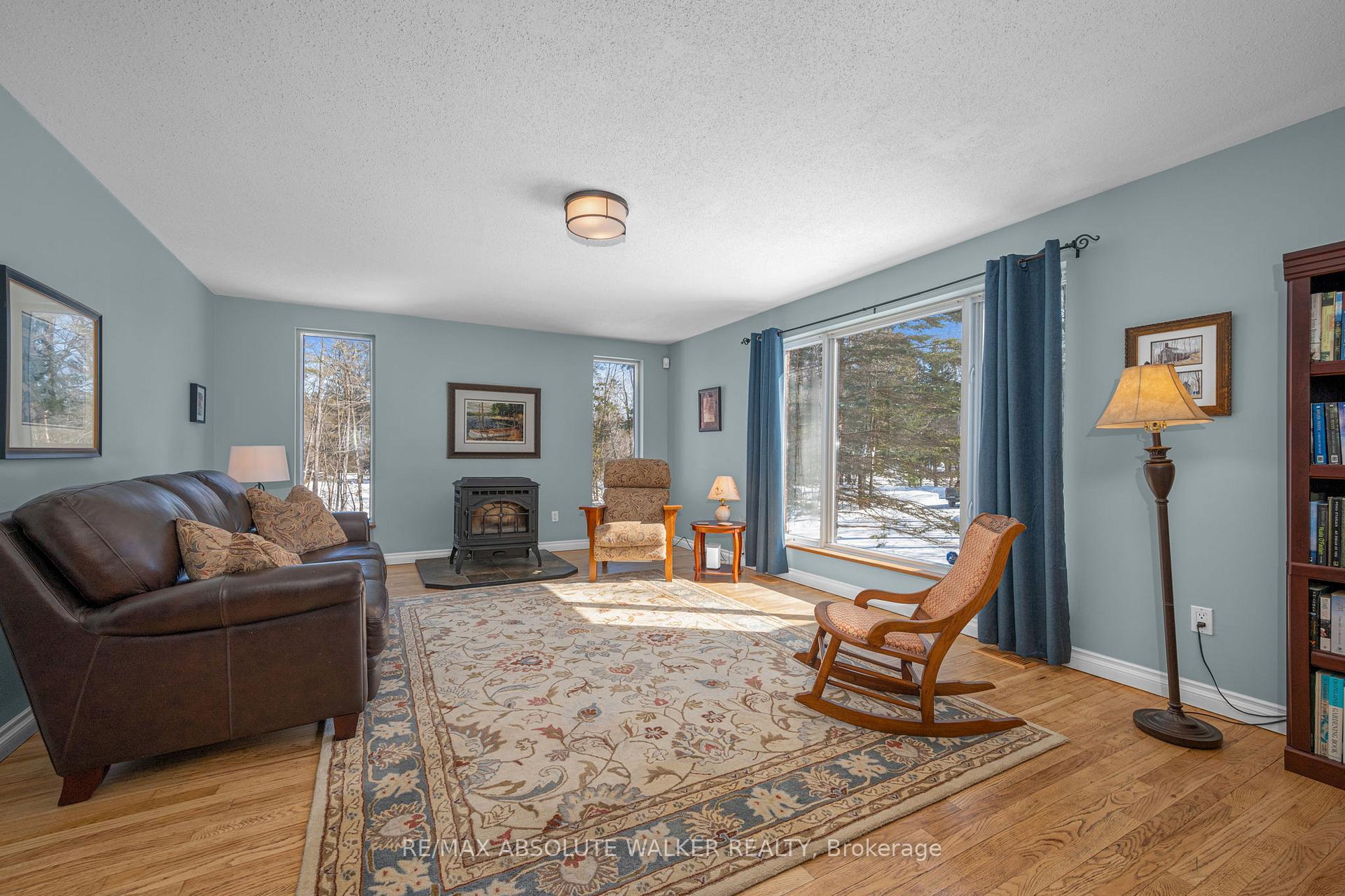 Photo 4 of 104 Hardwood Drive, Ottawa, Fitzroy Ward (South East) — HOMEH