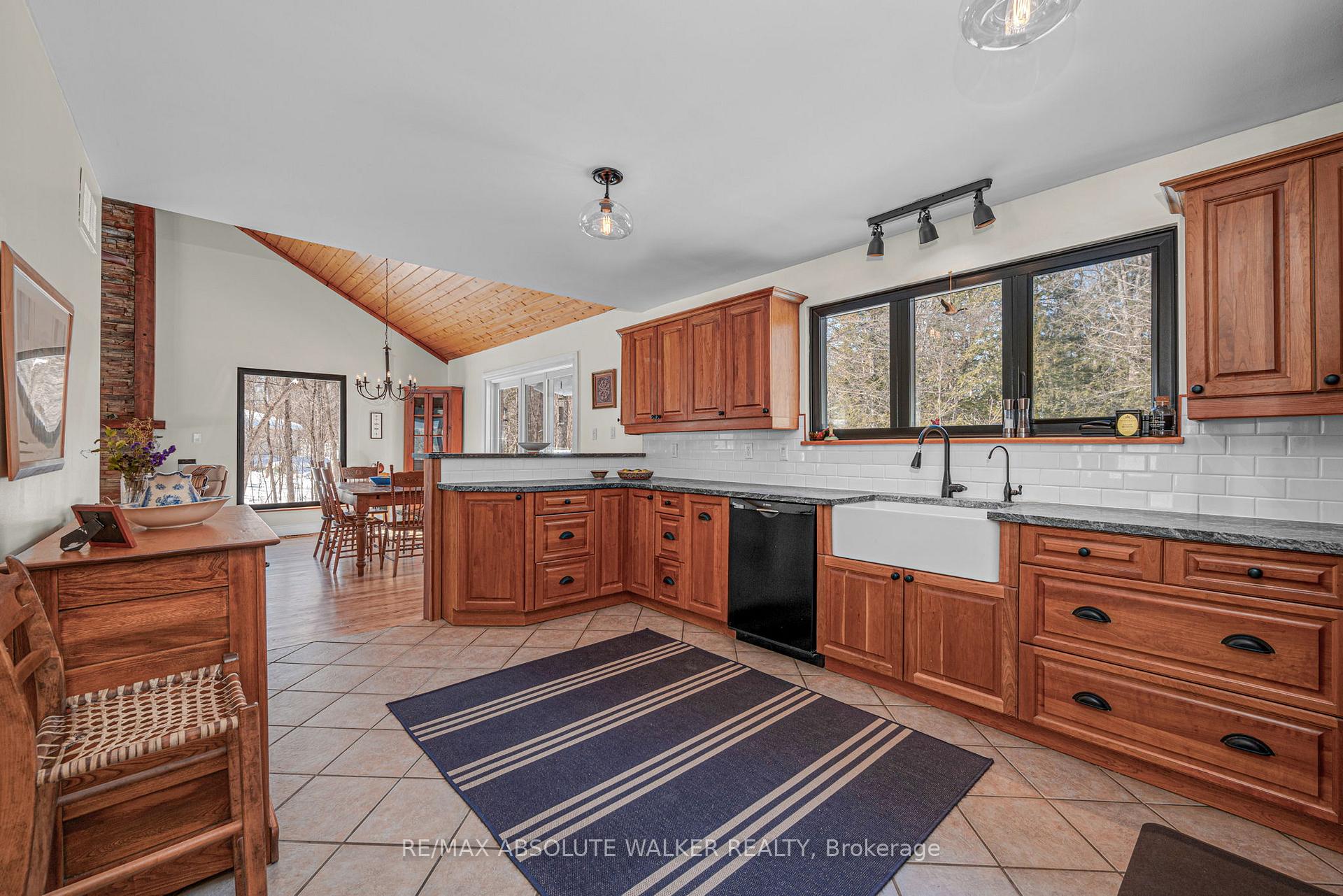 Photo 16 of 104 Hardwood Drive, Ottawa, Fitzroy Ward (South East) — HOMEH