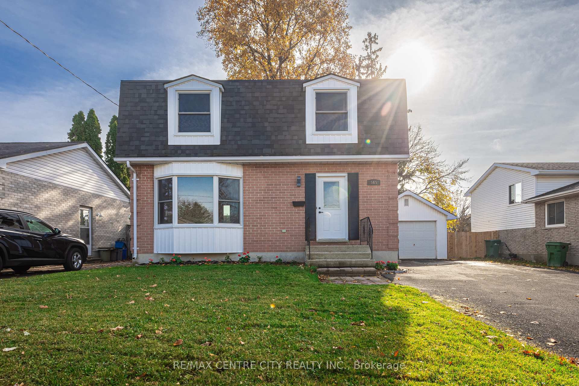 Photo 1 of 565 Elm Street, St. Thomas — HOMEH