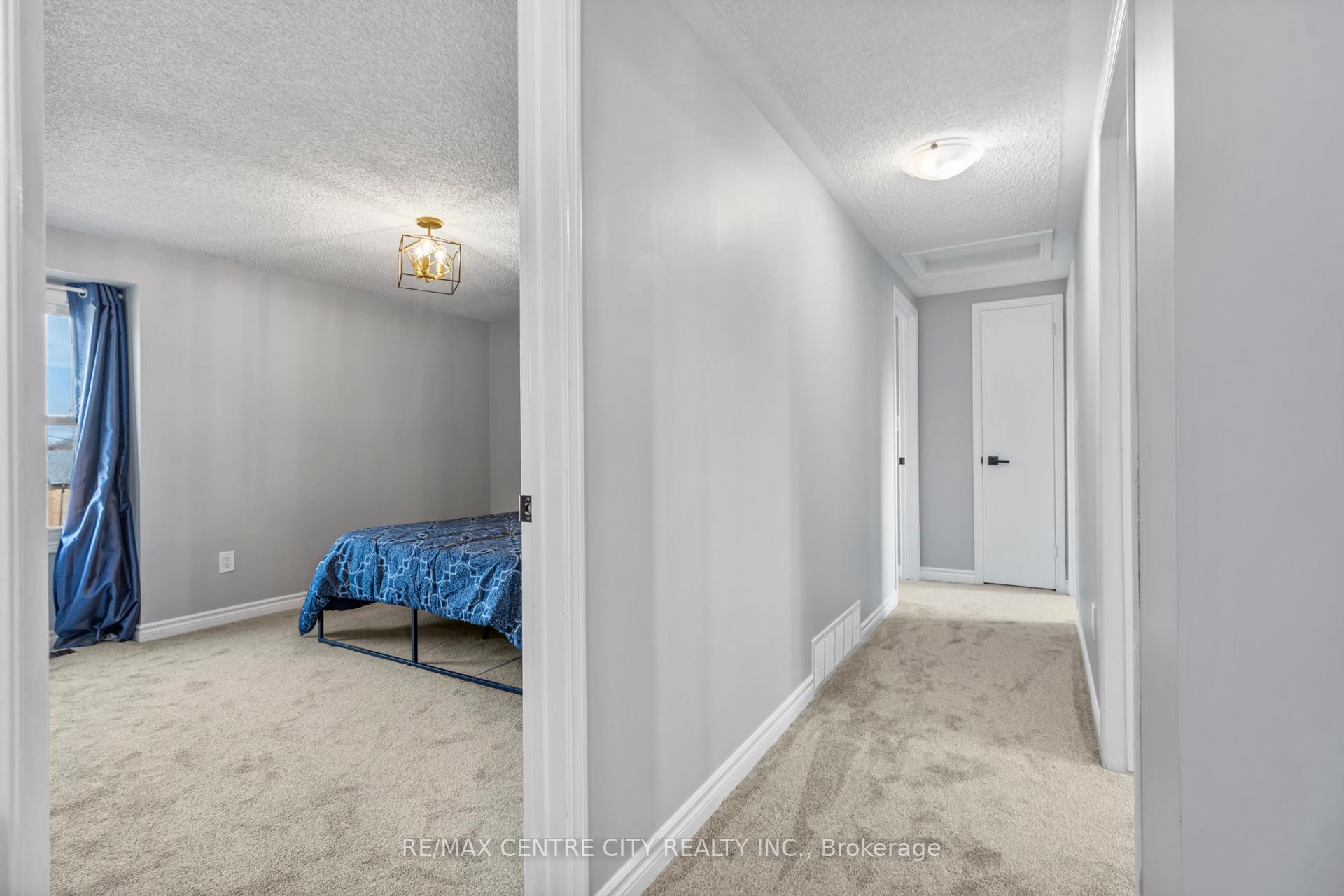 Photo 10 of 565 Elm Street, St. Thomas — HOMEH