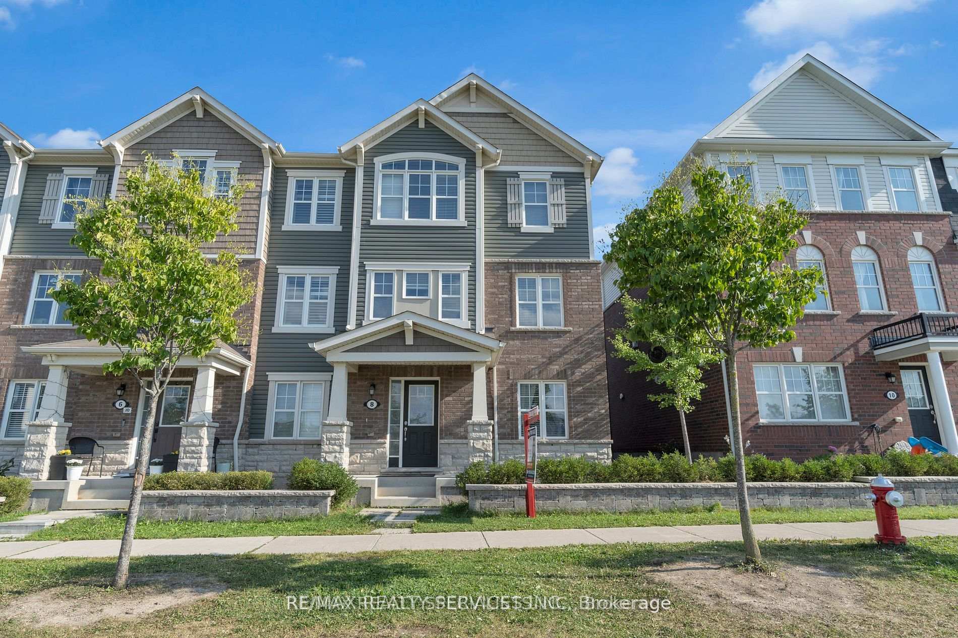 Front of 8 Toledo Lane