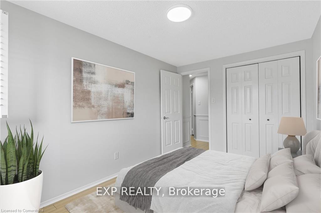 Photo 22 of 19 Driftwood Place, Hamilton, Stoney Creek Mountain — HOMEH