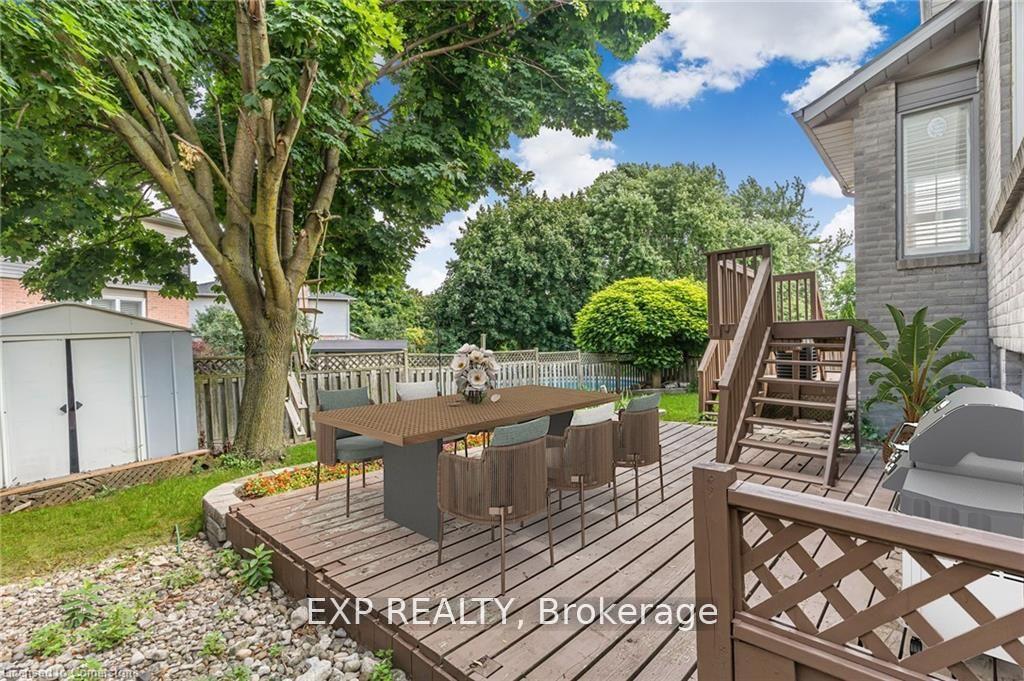 Photo 33 of 19 Driftwood Place, Hamilton, Stoney Creek Mountain — HOMEH