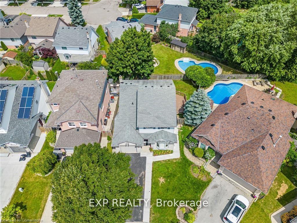 Photo 37 of 19 Driftwood Place, Hamilton, Stoney Creek Mountain — HOMEH
