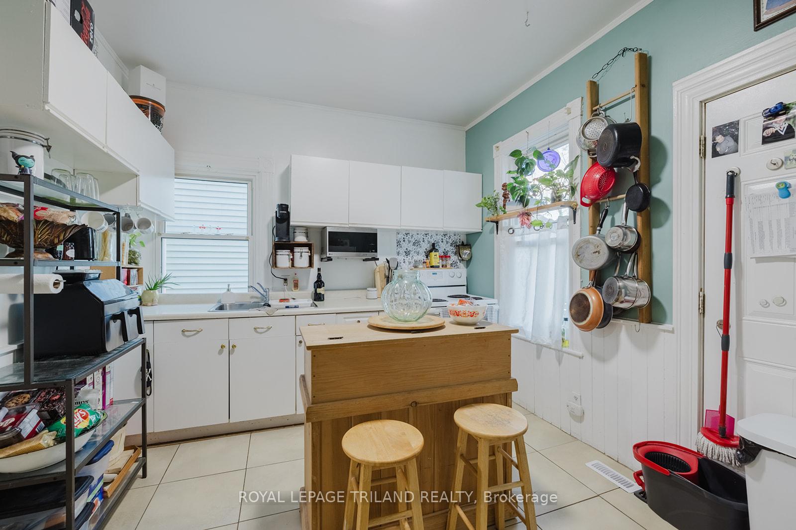 Photo 9 of 32 Mary Street W, St. Thomas — HOMEH