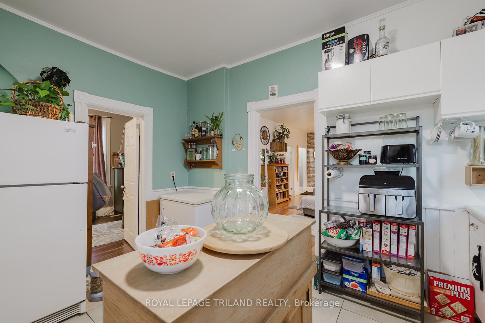 Photo 11 of 32 Mary Street W, St. Thomas — HOMEH