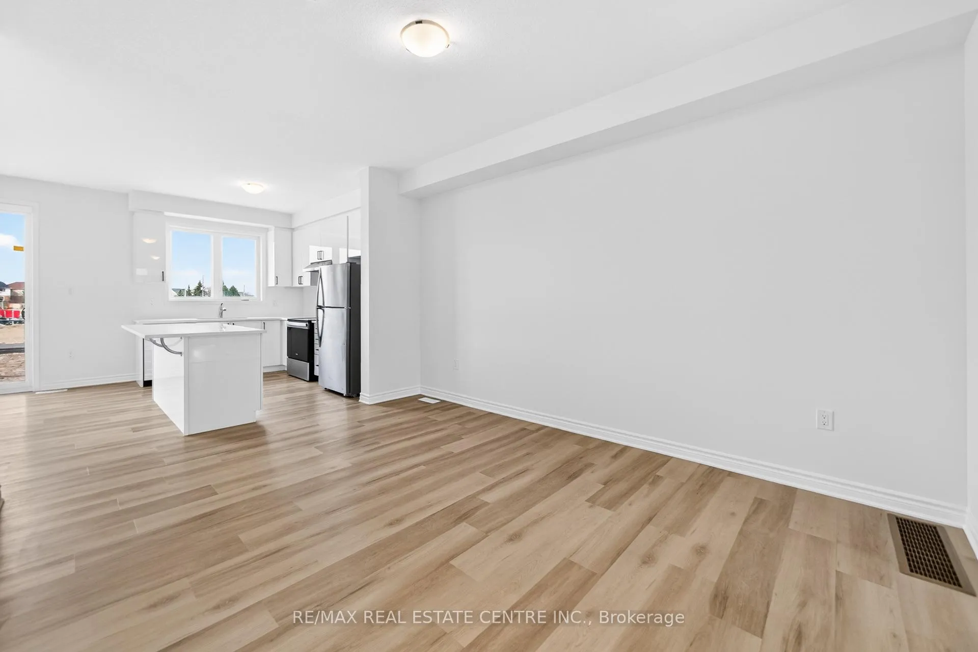 Photo 8 of 182 Stamson Street, Kitchener — HOMEH