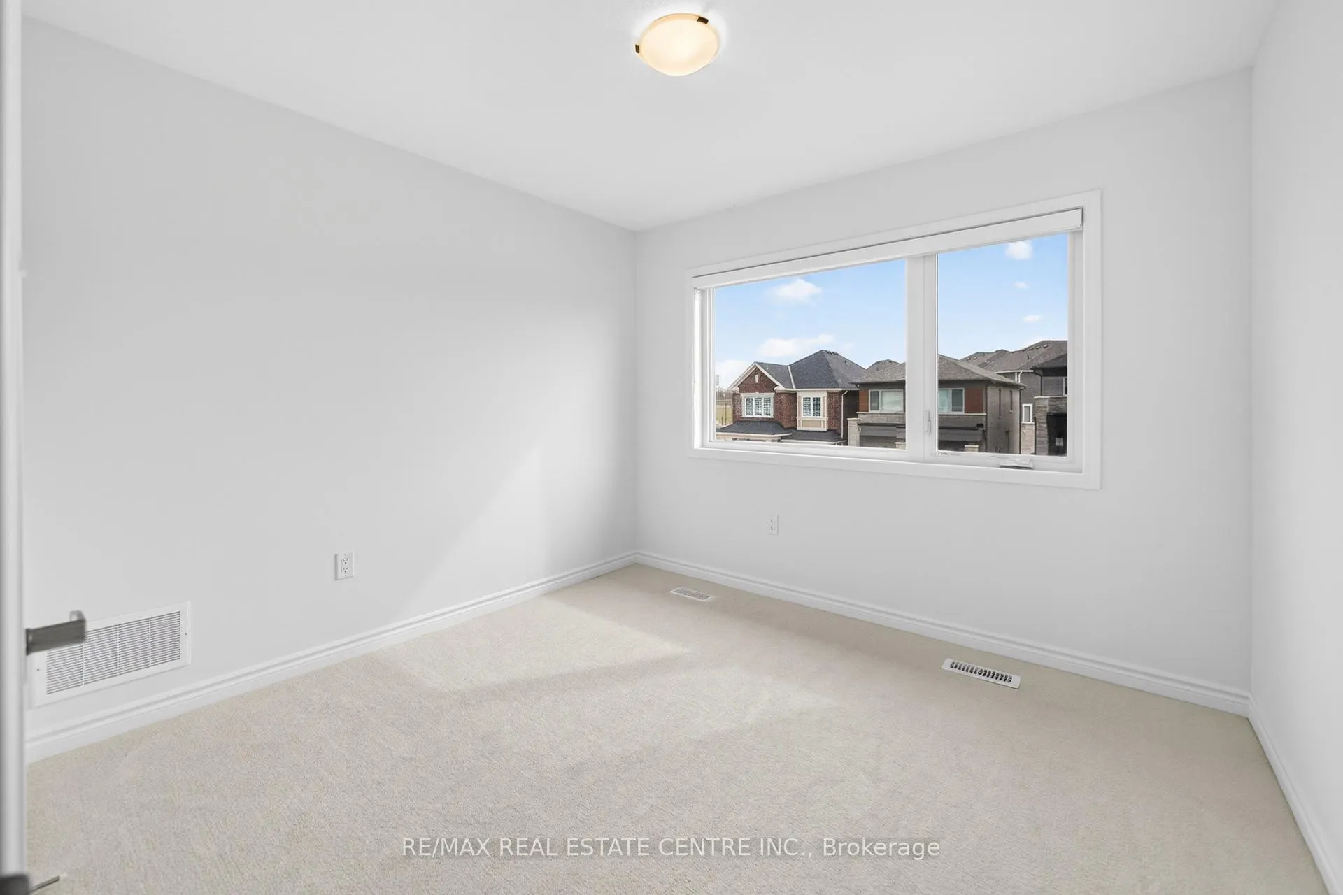 Photo 42 of 182 Stamson Street, Kitchener — HOMEH
