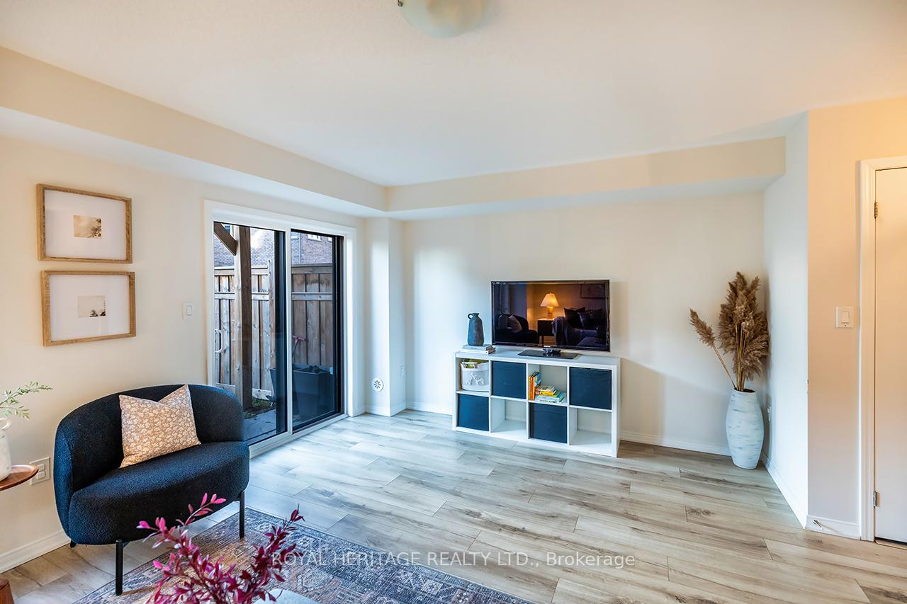 Photo 6 of 114 Jerome Way, Clarington, Bowmanville — HOMEH