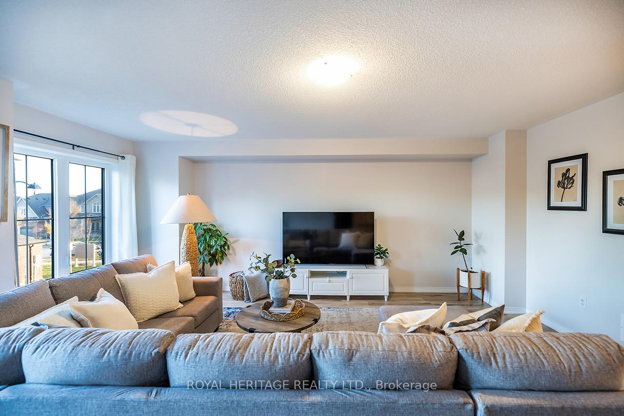 Photo 15 of 114 Jerome Way, Clarington, Bowmanville — HOMEH