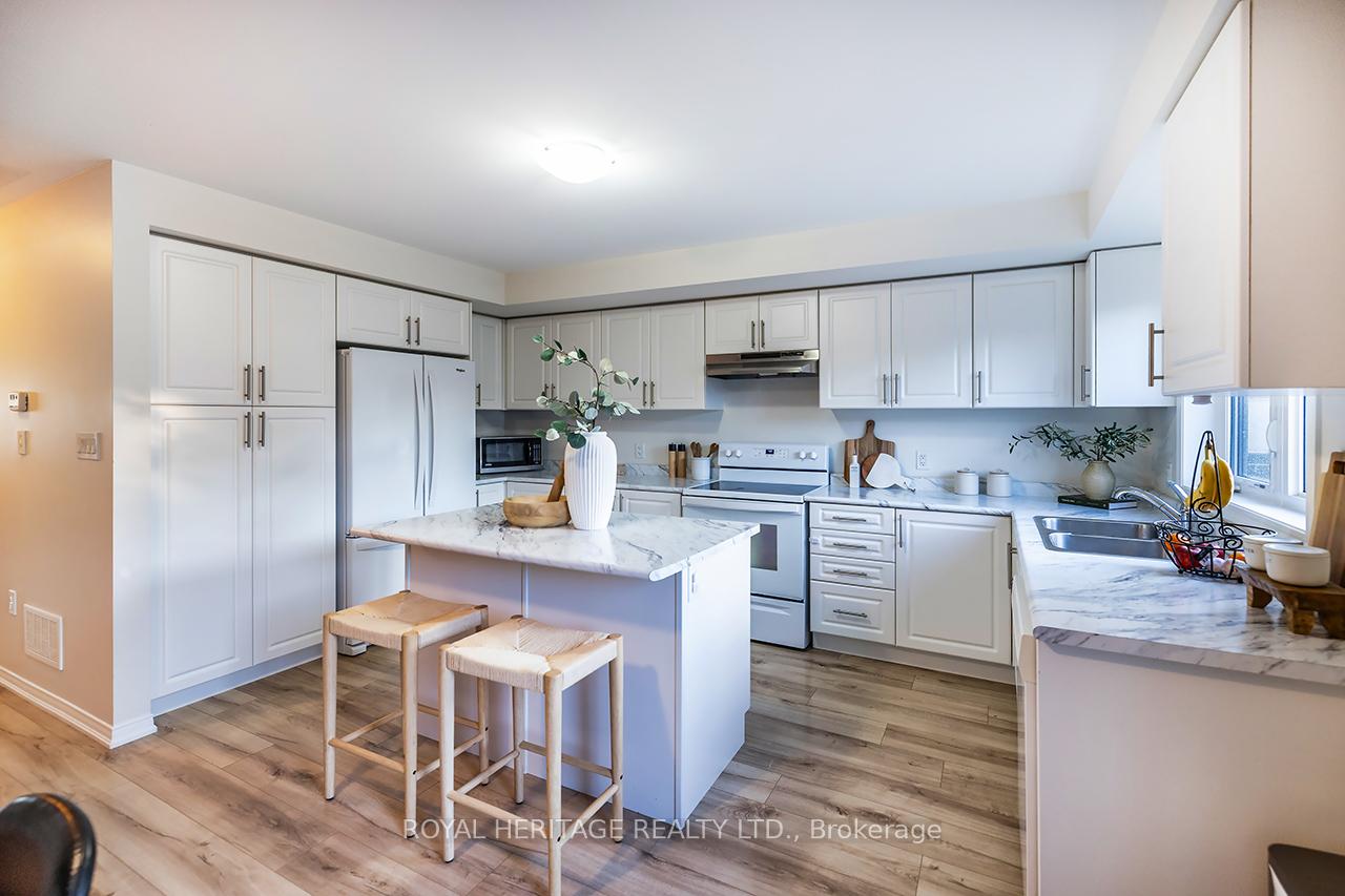 Photo 14 of 114 Jerome Way, Clarington, Bowmanville — HOMEH