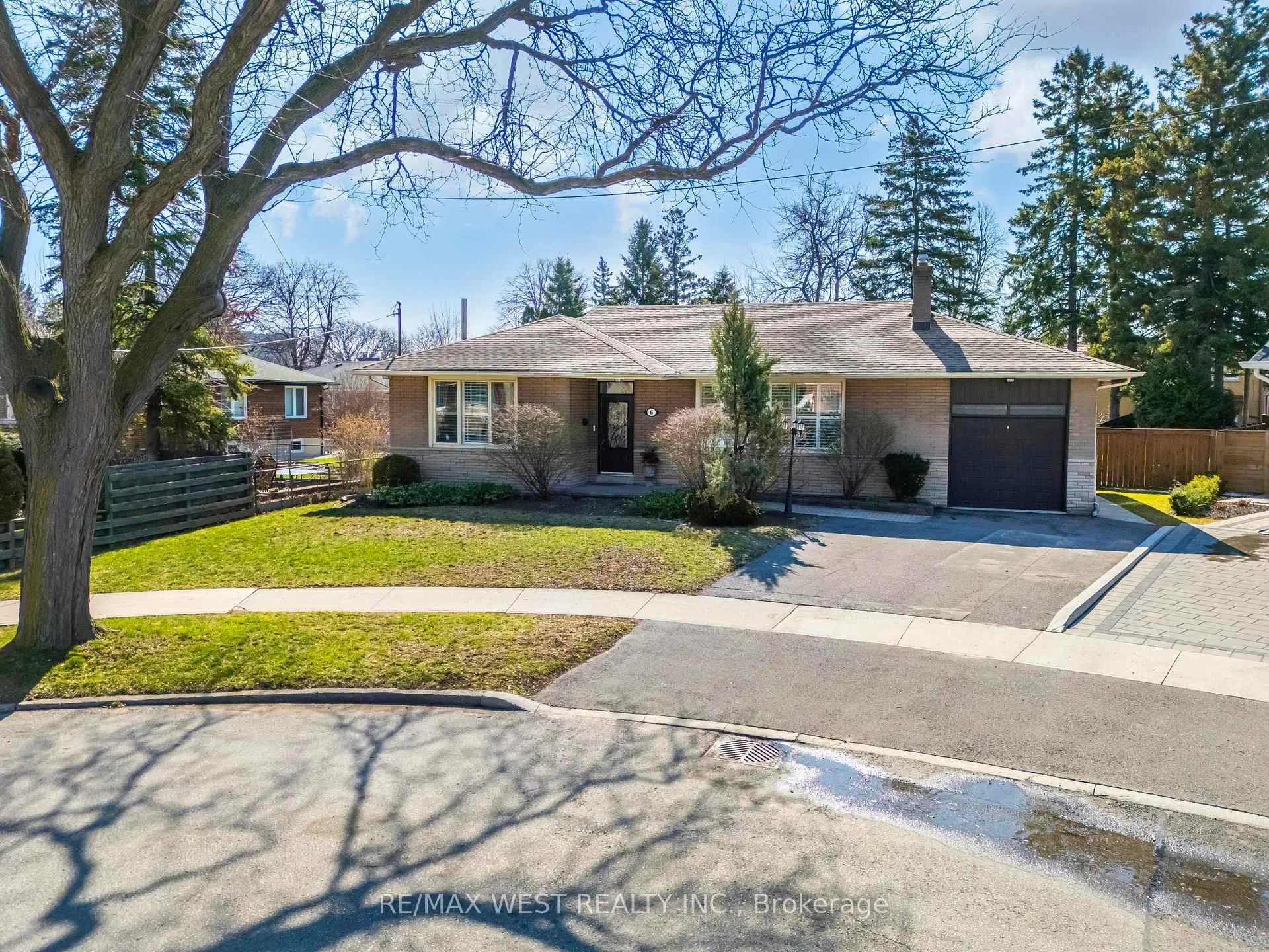 Photo 1 of 6 Prentice Court, Etobicoke, Willowridge-Martingrove-Richview — HOMEH