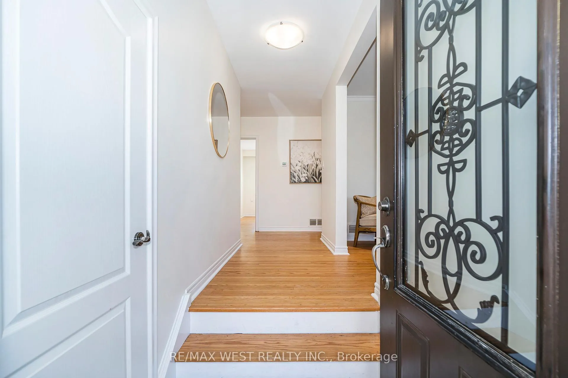 Photo 4 of 6 Prentice Court, Etobicoke, Willowridge-Martingrove-Richview — HOMEH