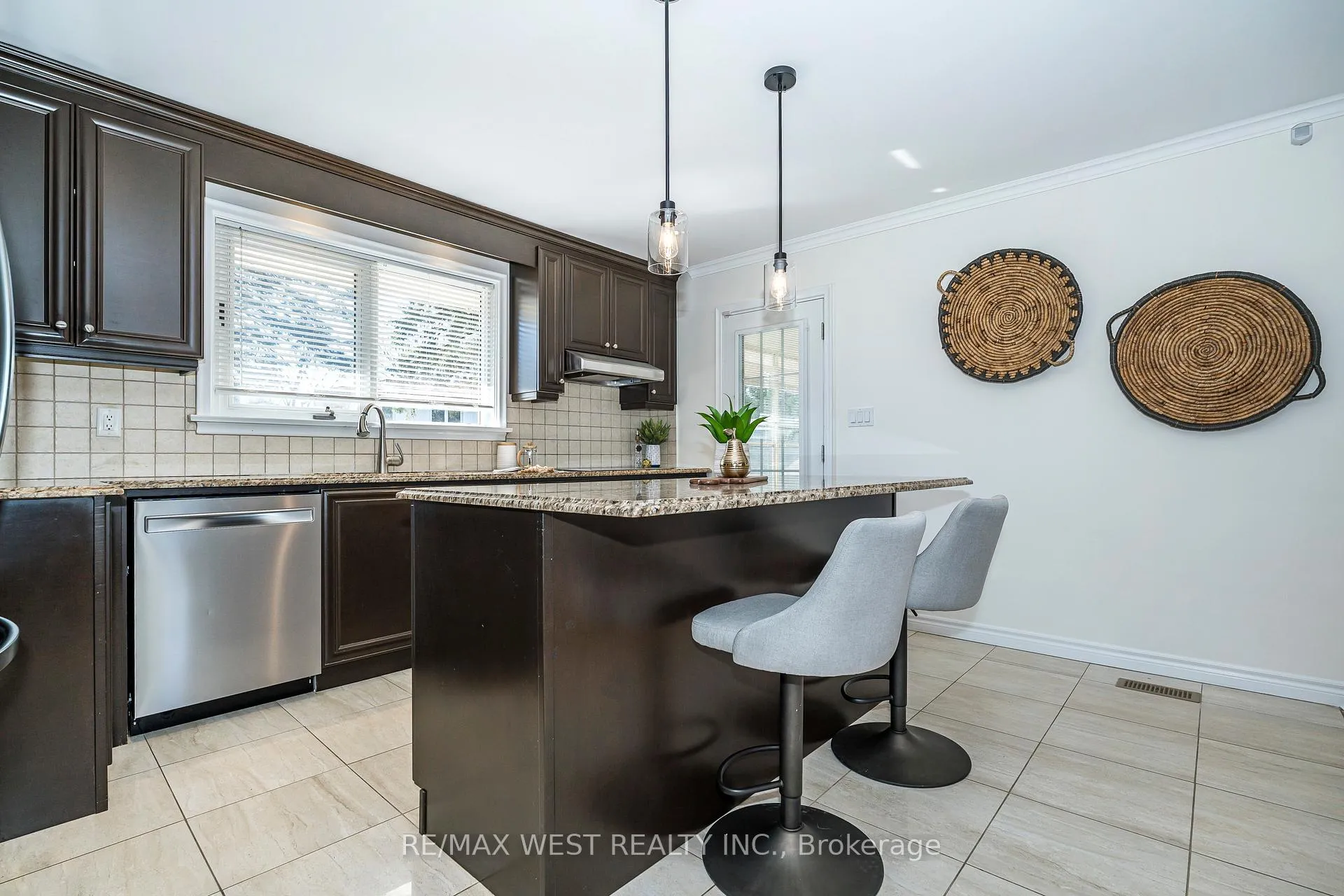 Photo 10 of 6 Prentice Court, Etobicoke, Willowridge-Martingrove-Richview — HOMEH