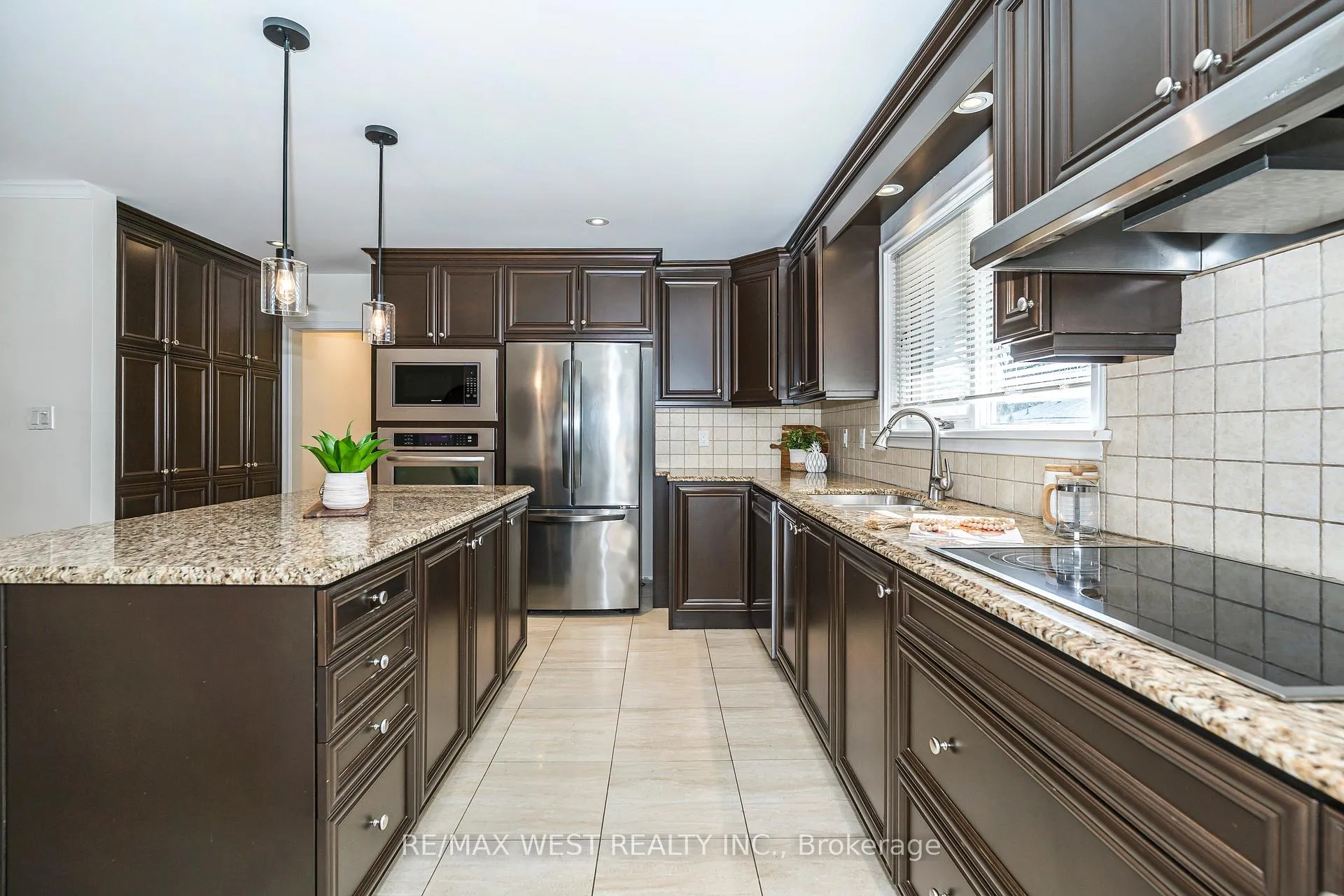 Photo 11 of 6 Prentice Court, Etobicoke, Willowridge-Martingrove-Richview — HOMEH